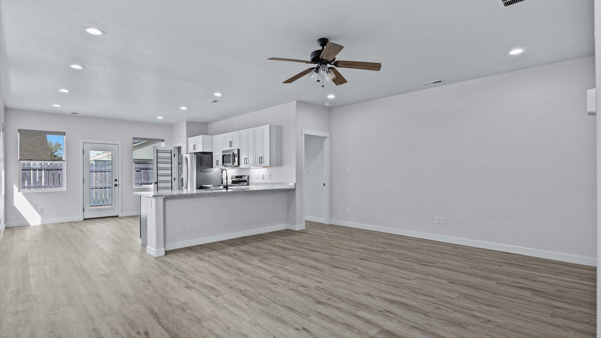 405 Kallen Court Property Photo 8