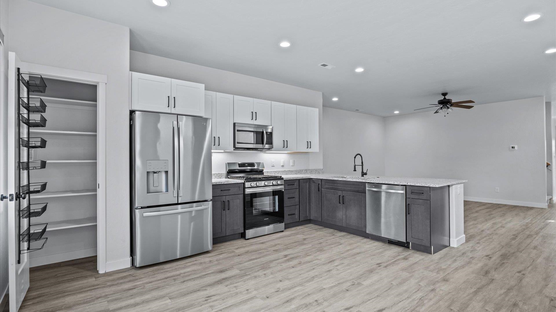 405 Kallen Court Property Photo 11