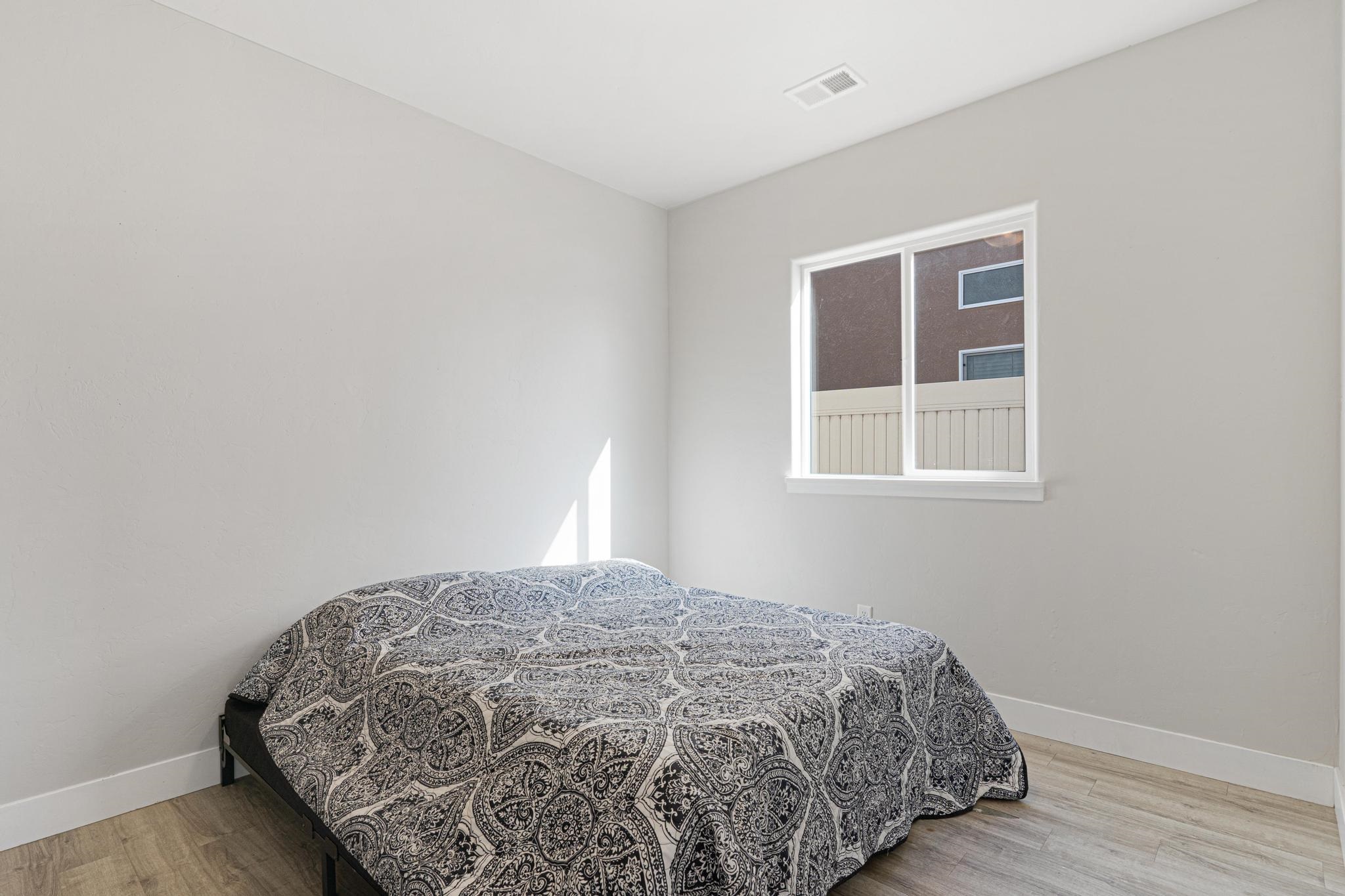 2918 Walnut Avenue Property Photo 8