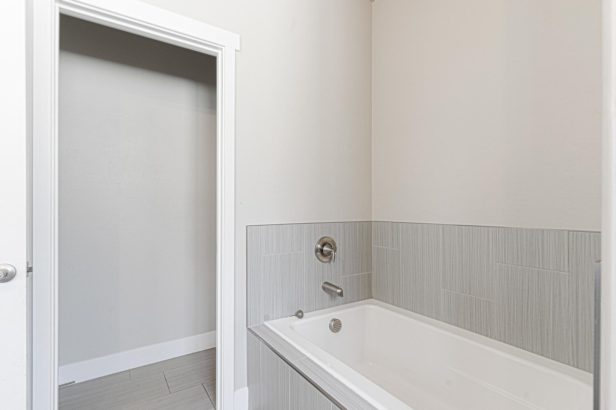 2918 Walnut Avenue Property Photo 19