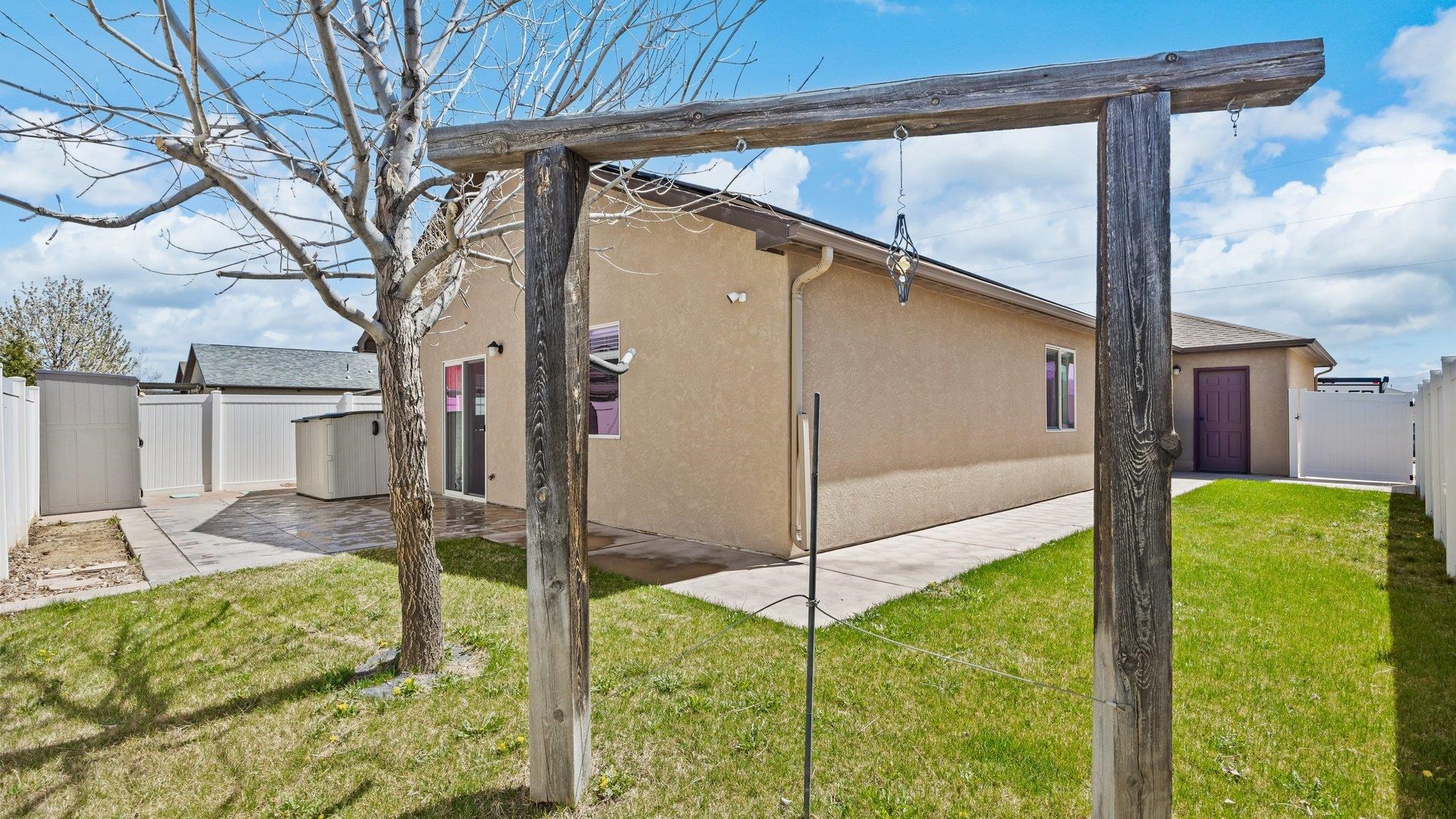 2458 Hannah Lane Property Photo 25