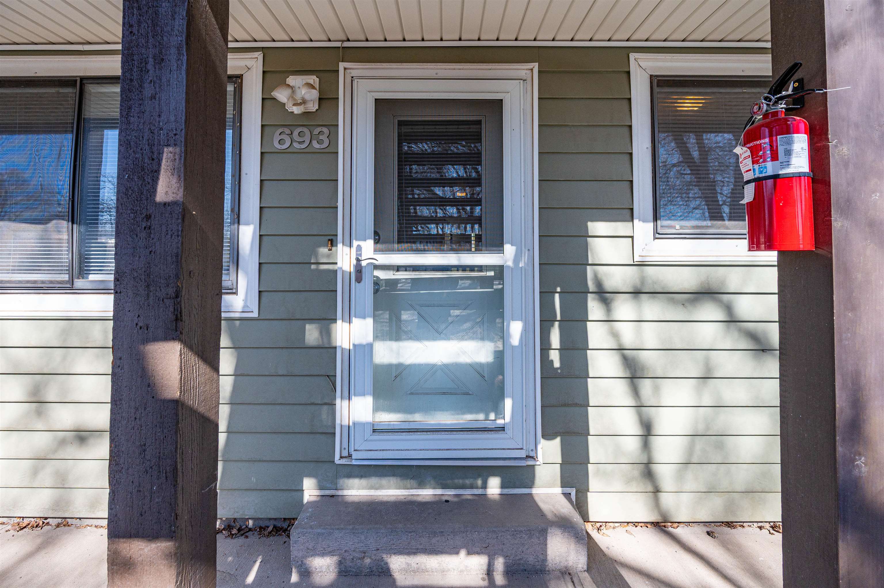 693 N 7th Street Property Photo 2