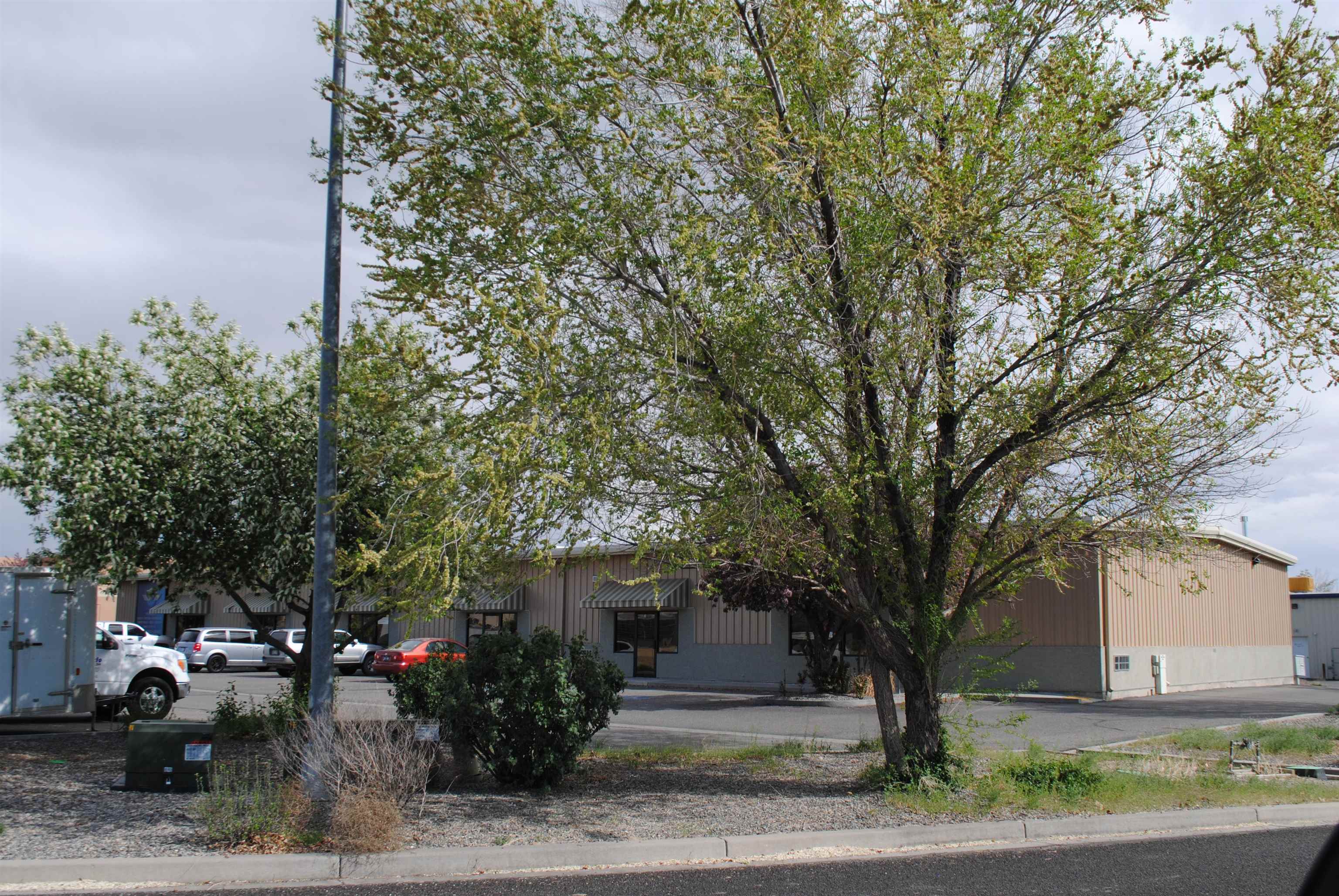810 North Crest Drive Property Photo 1