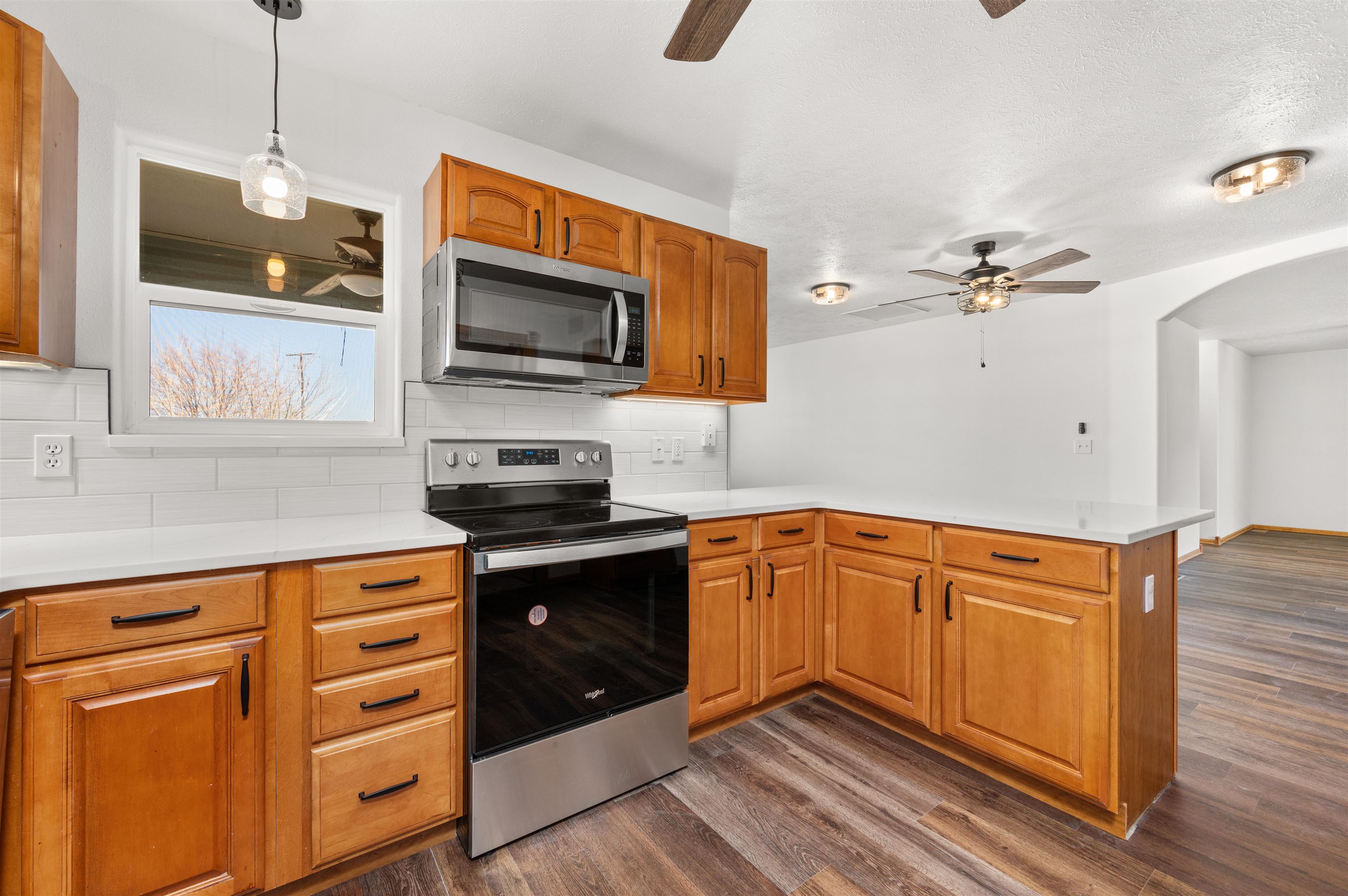 2850 Fenel Avenue Property Photo 8