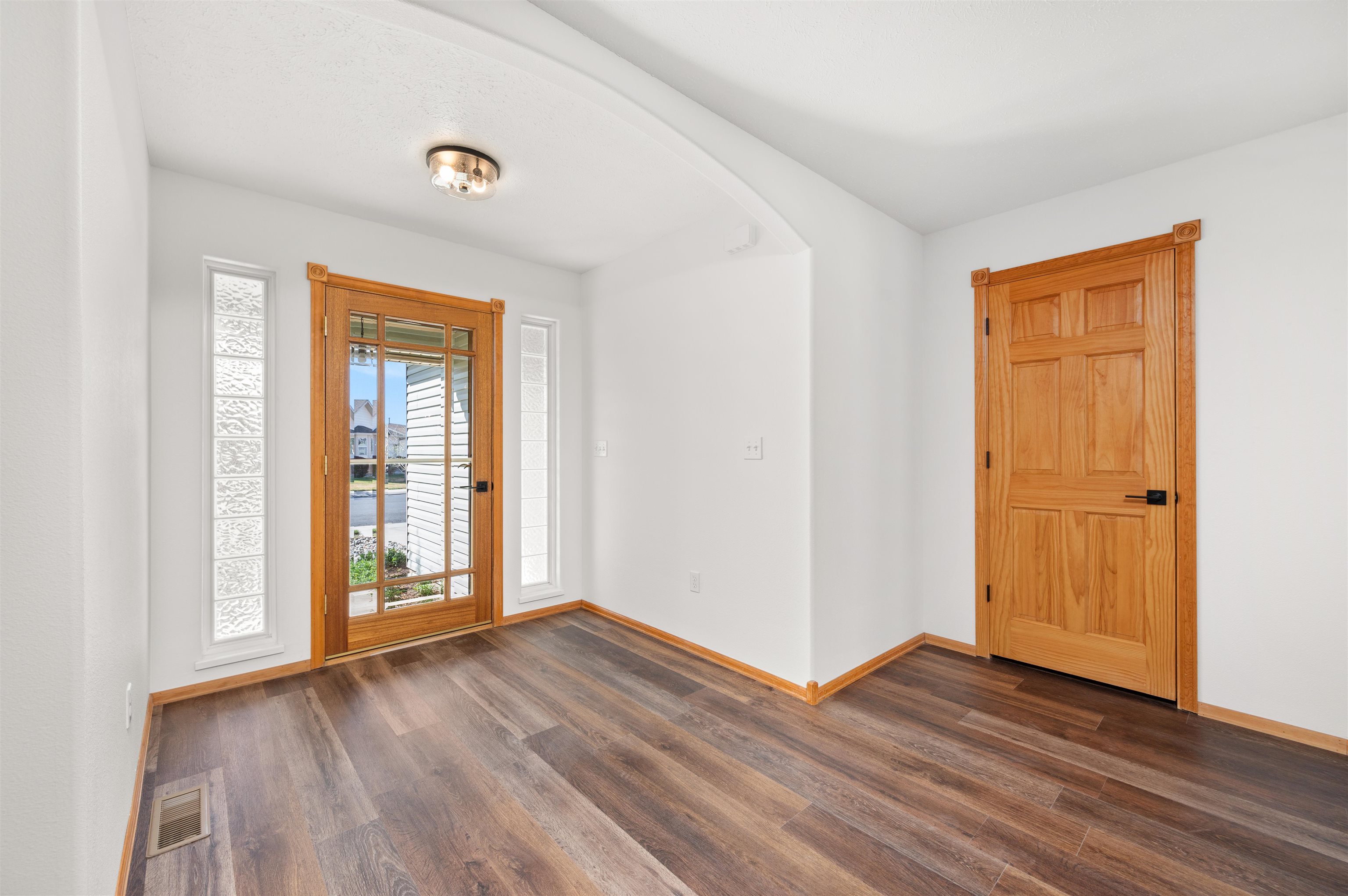 2850 Fenel Avenue Property Photo 15