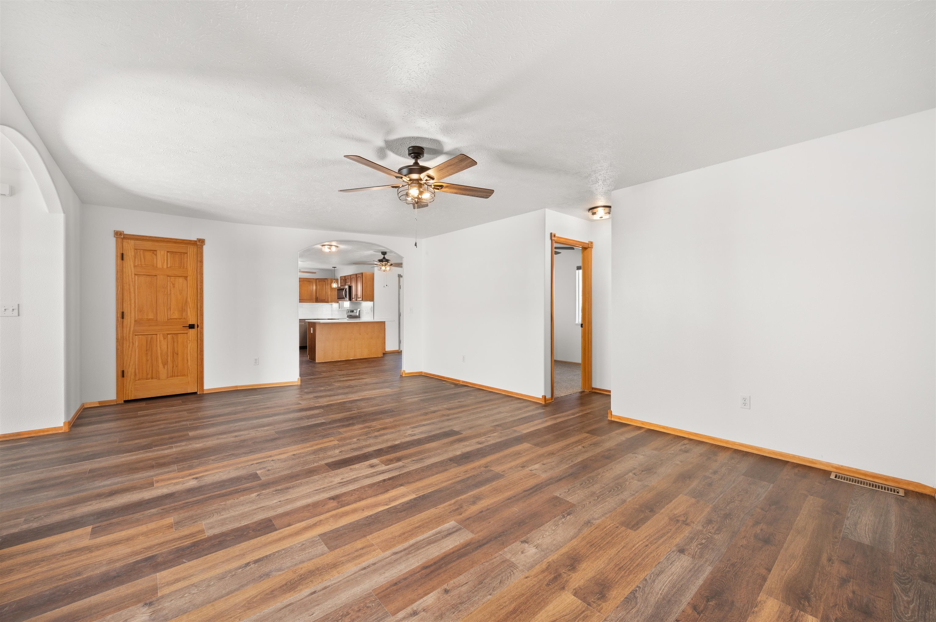 2850 Fenel Avenue Property Photo 16