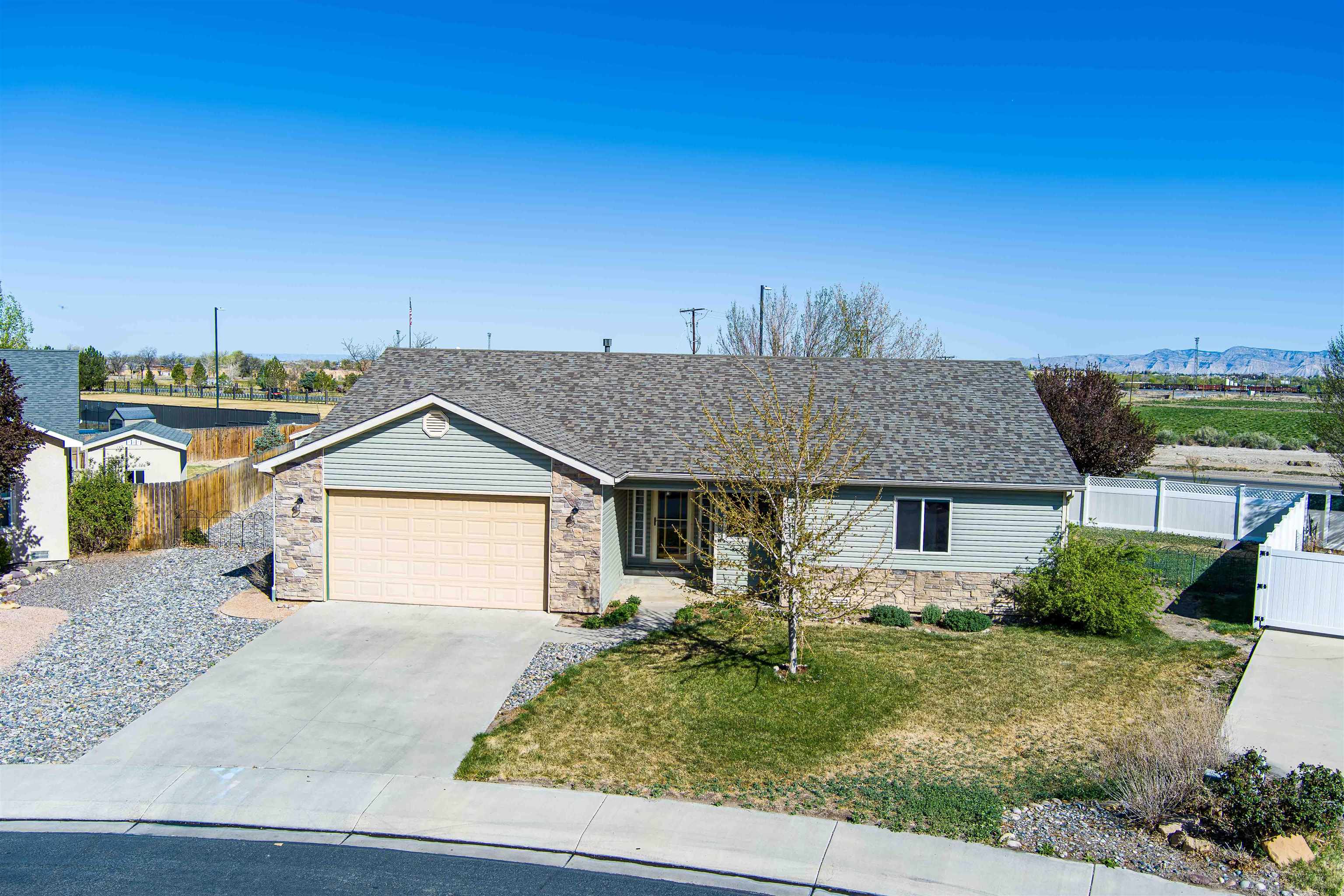 2850 Fenel Avenue Property Photo 29