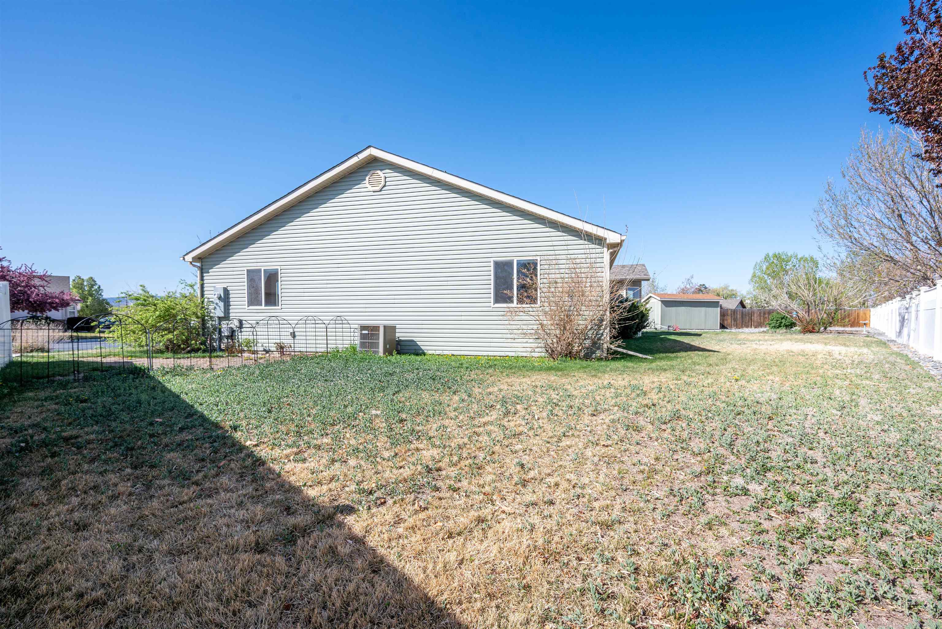 2850 Fenel Avenue Property Photo 33