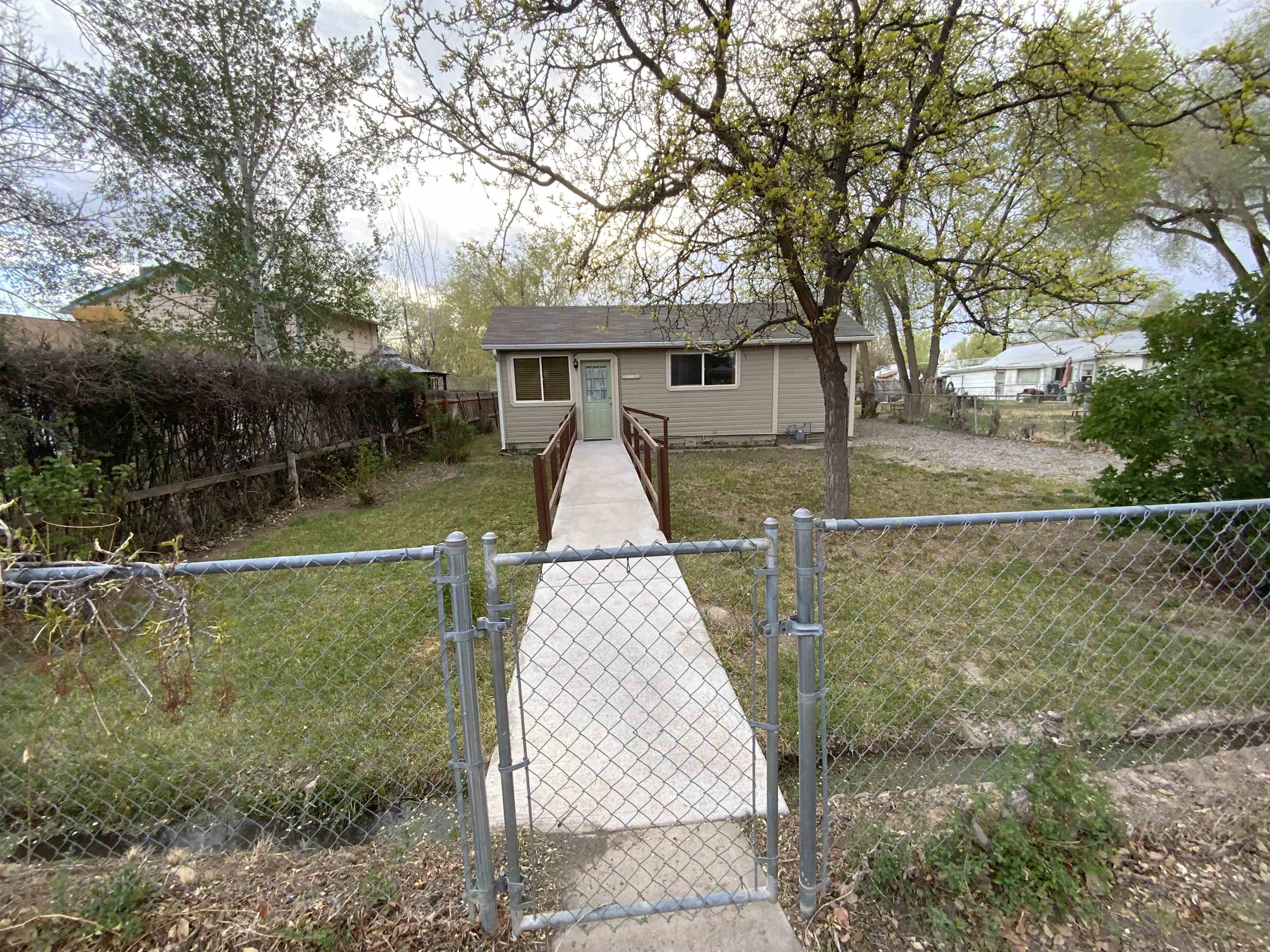 517 1/2 Florence Road Property Photo 2