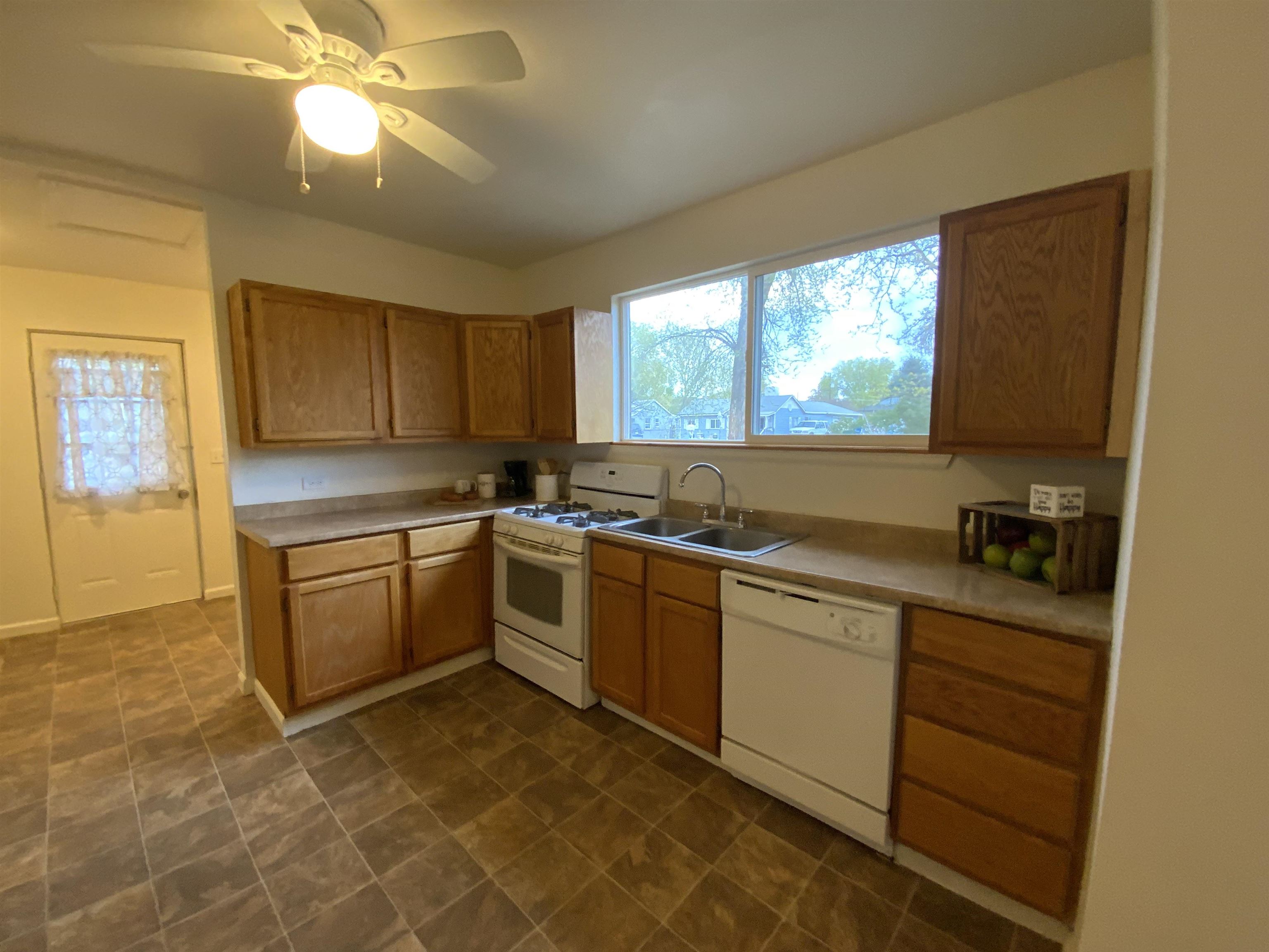 517 1/2 Florence Road Property Photo 9