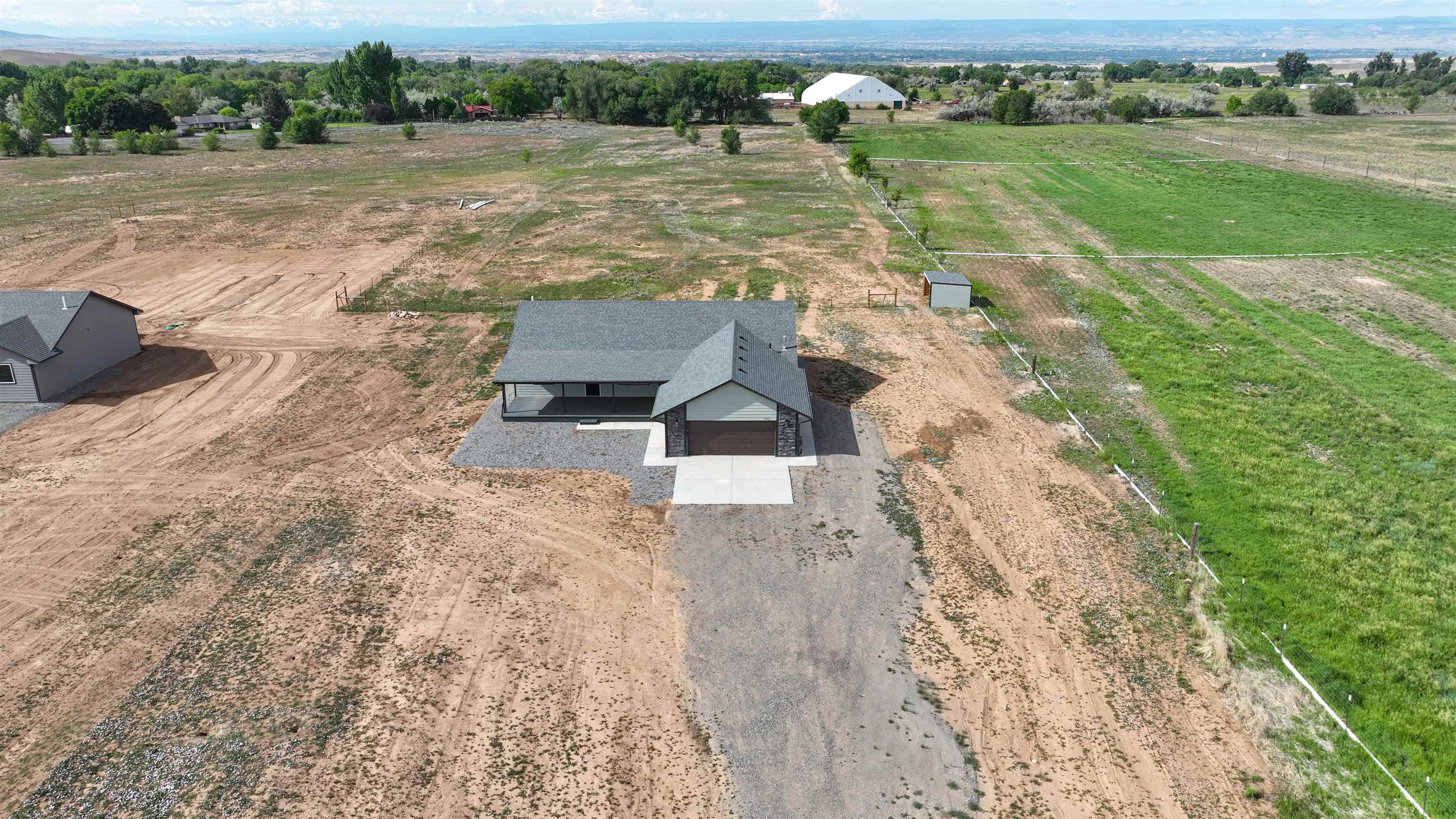 21030 North Road Property Photo 3