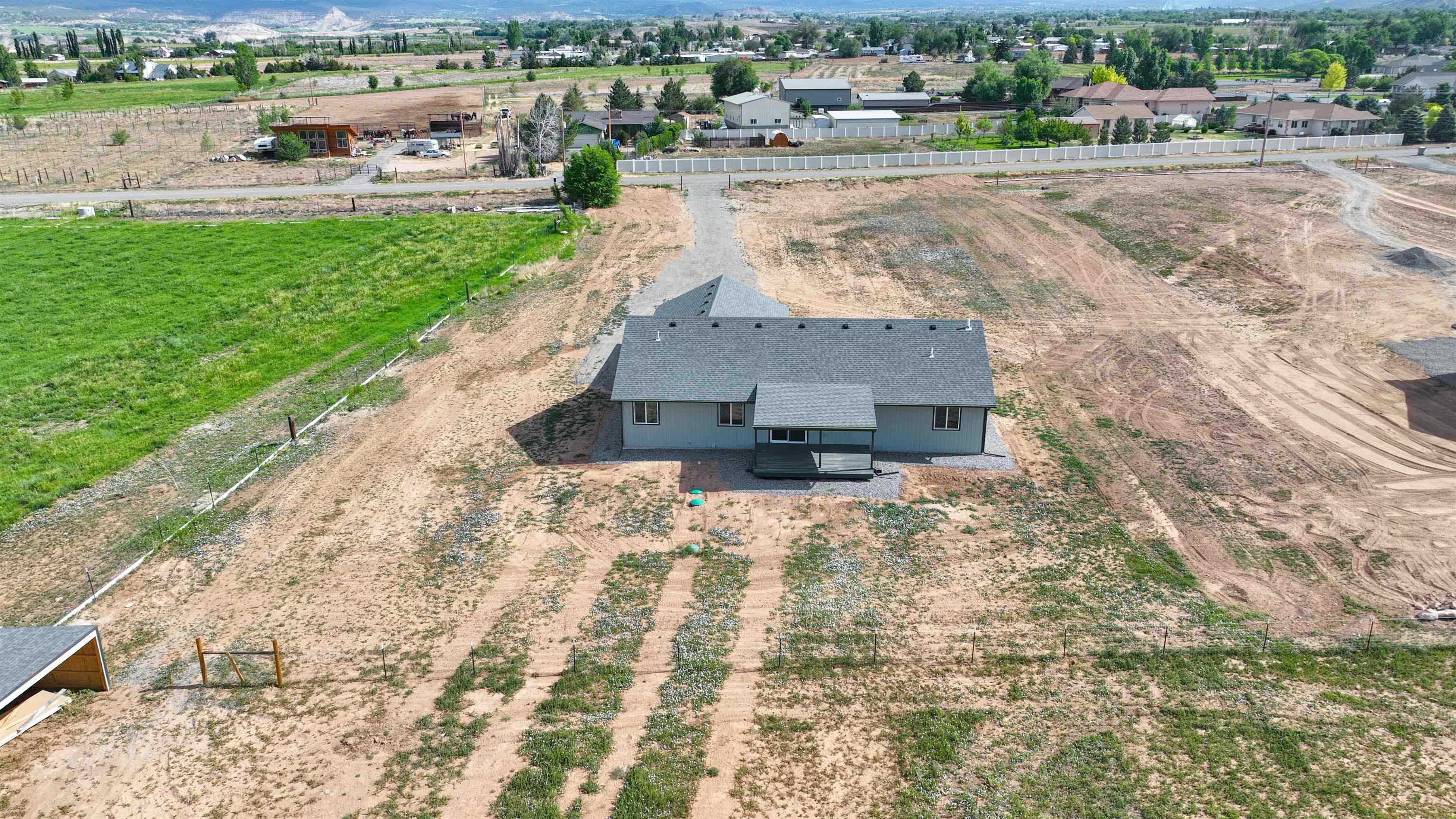 21030 North Road Property Photo 7