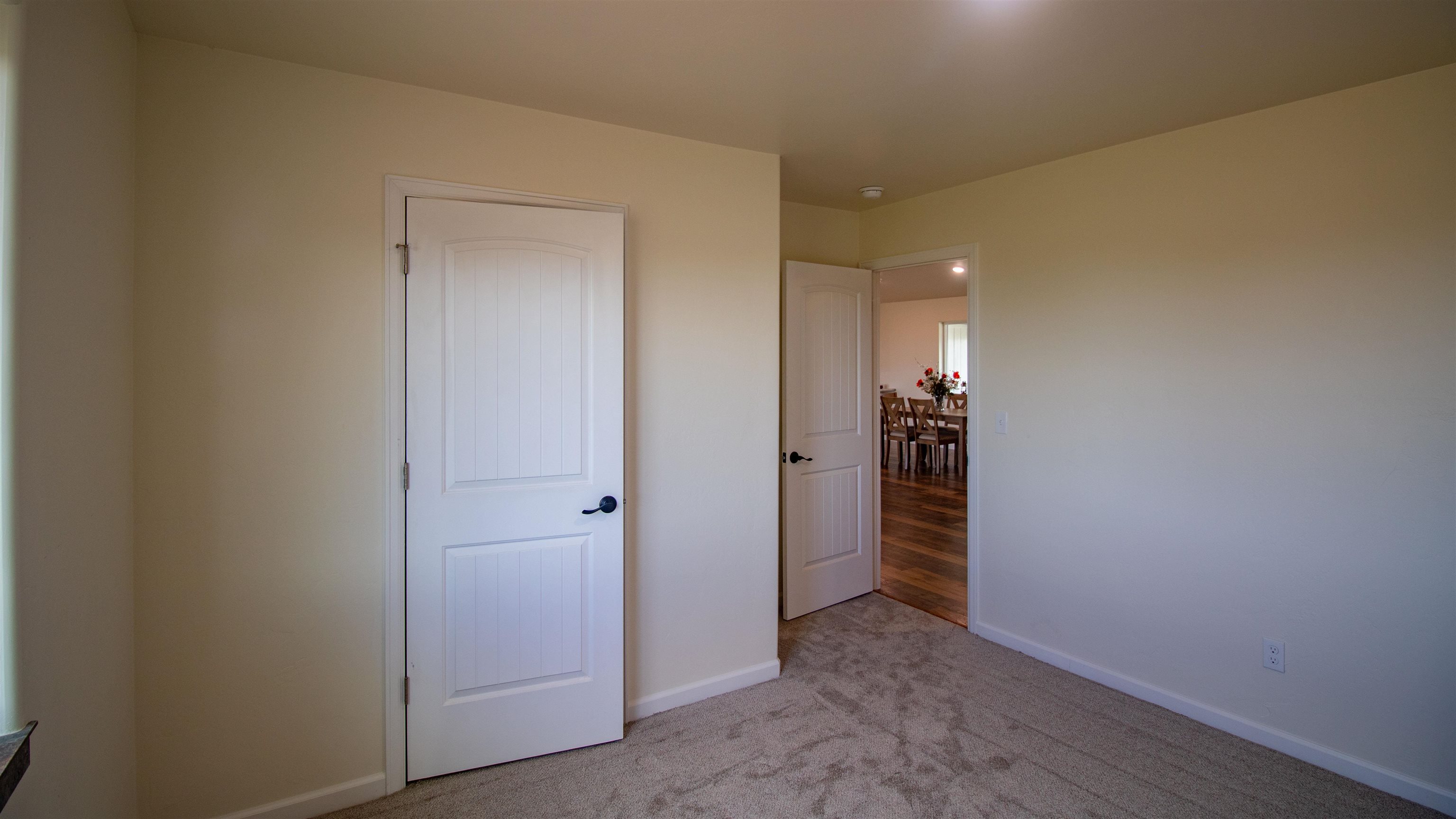 21030 North Road Property Photo 25