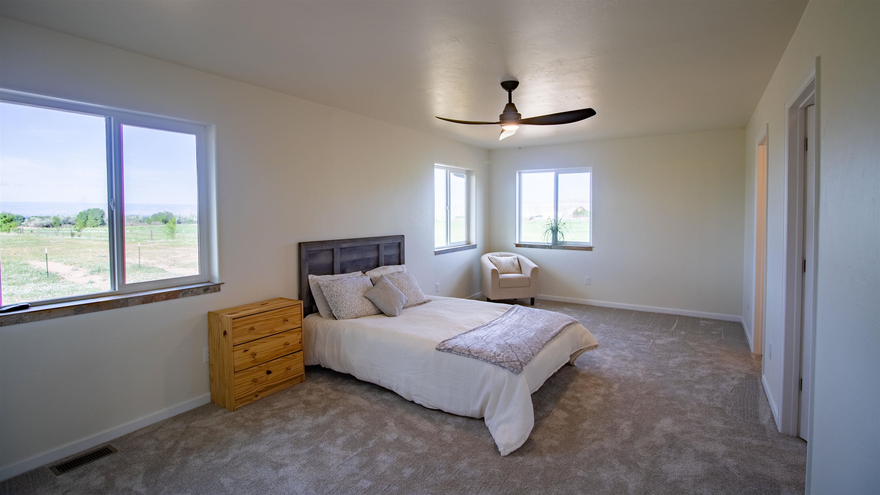 21030 North Road Property Photo 26