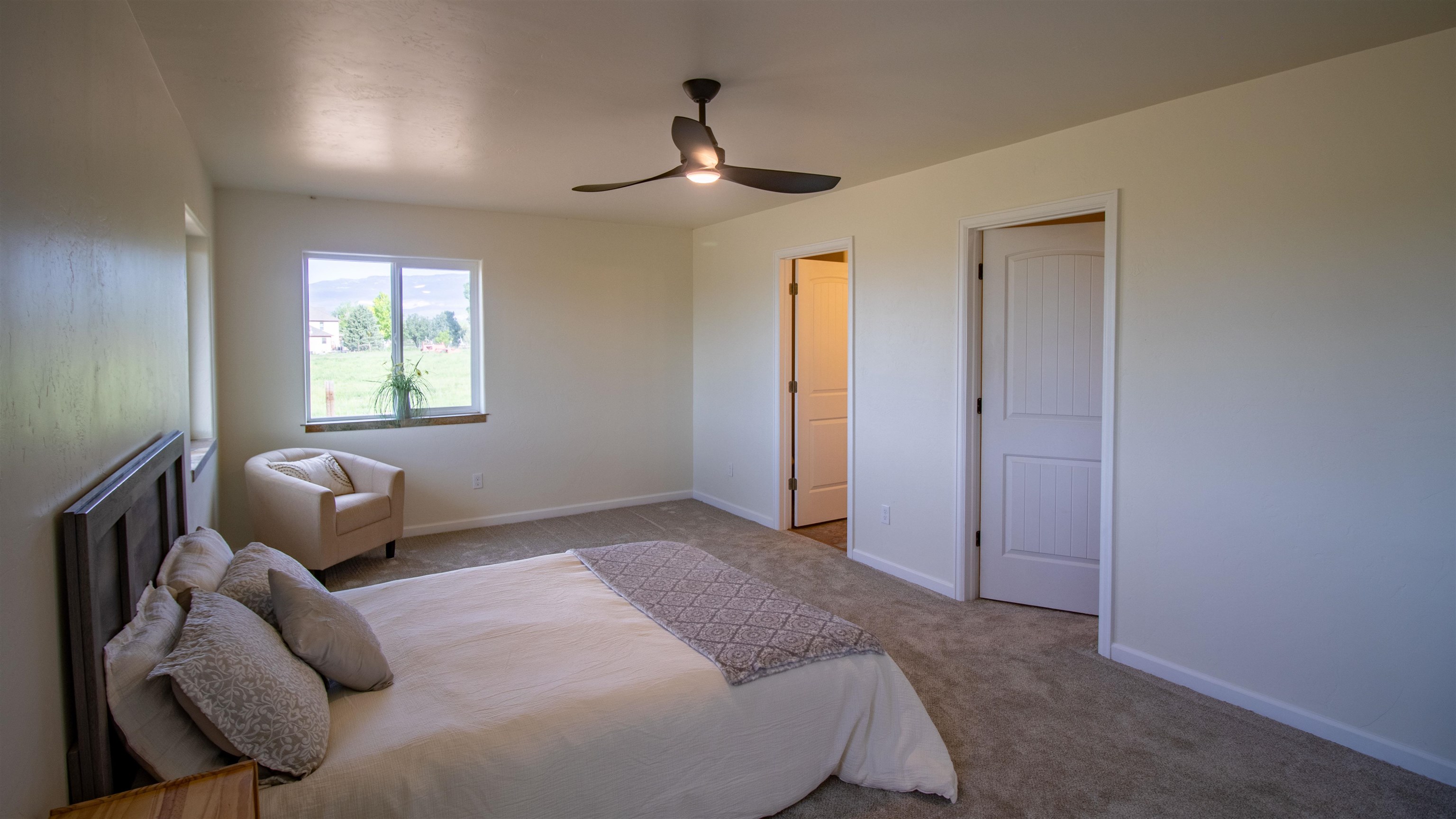 21030 North Road Property Photo 27