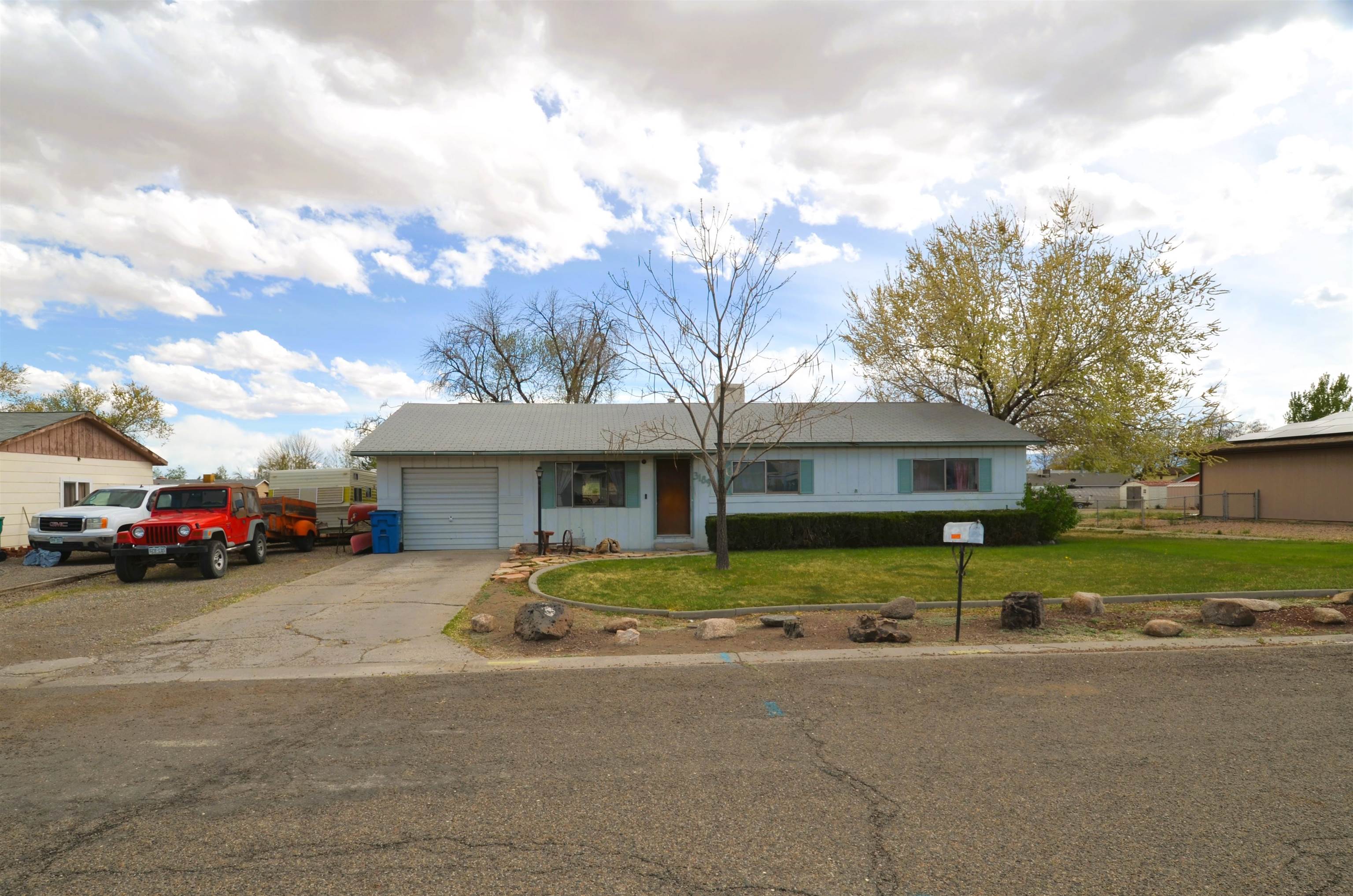 3189 Elm Avenue