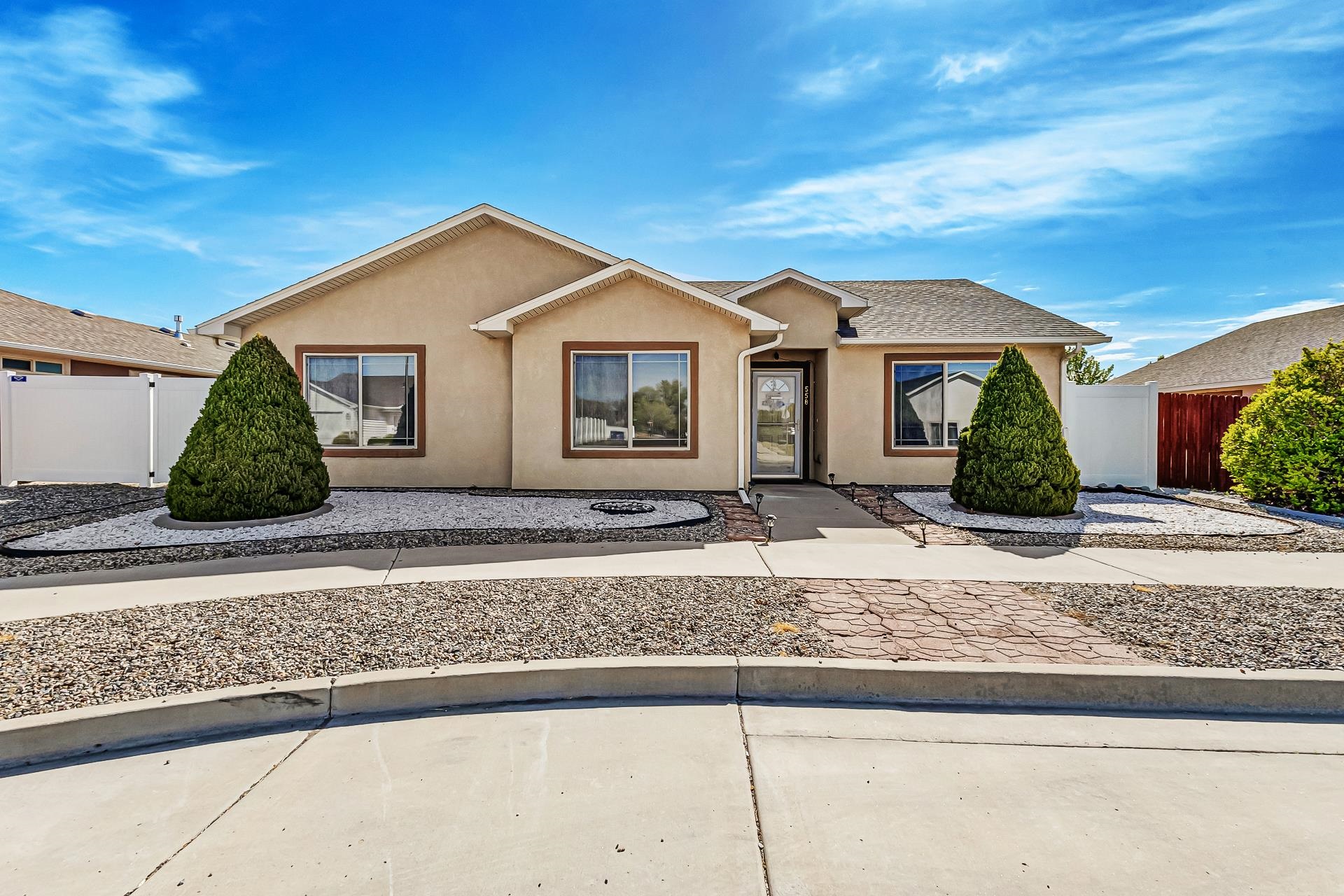 558 Acacia Avenue Property Photo