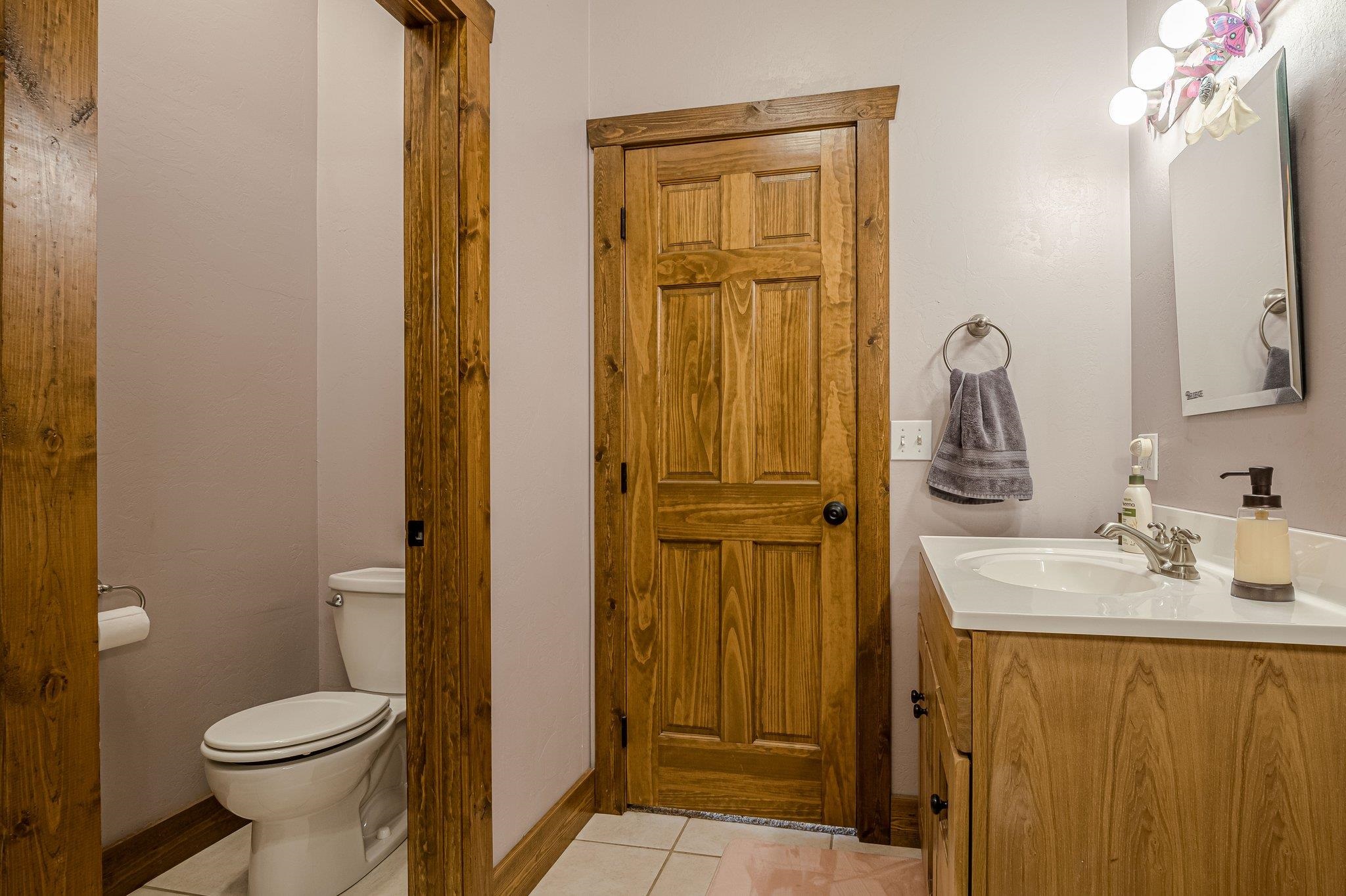 3652 1/2 G 7/10 Road Property Photo 16