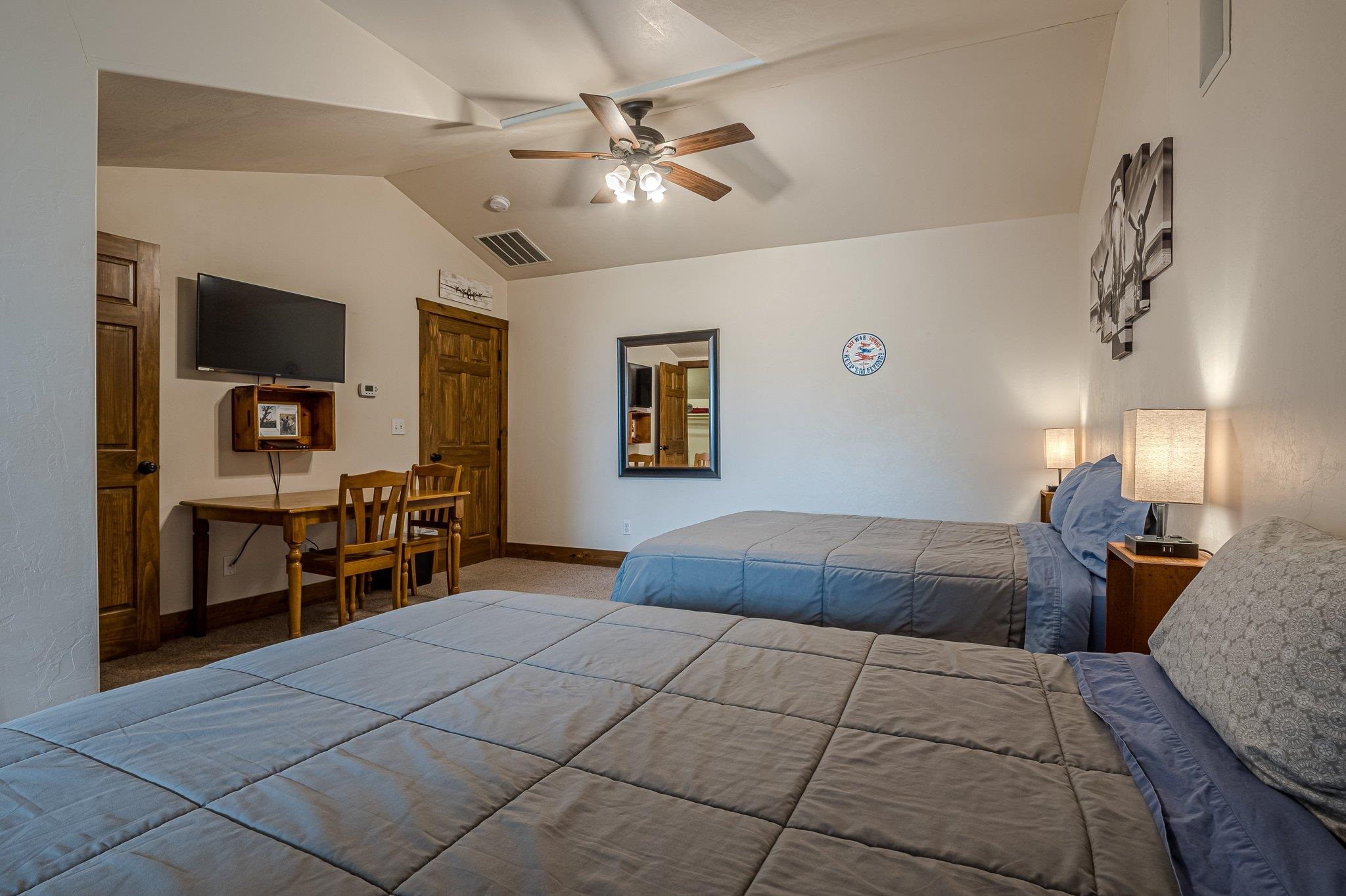 3652 1/2 G 7/10 Road Property Photo 41