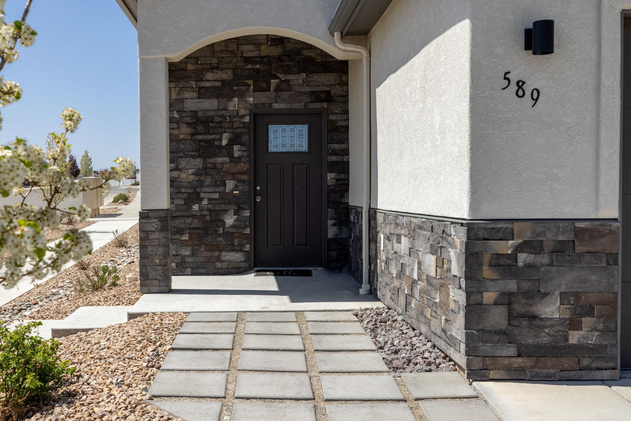 589 Treviso Court Property Photo 3