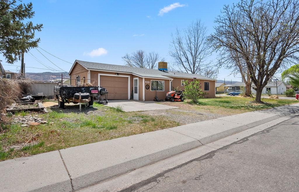 808 E Cleveland Avenue Property Photo 2