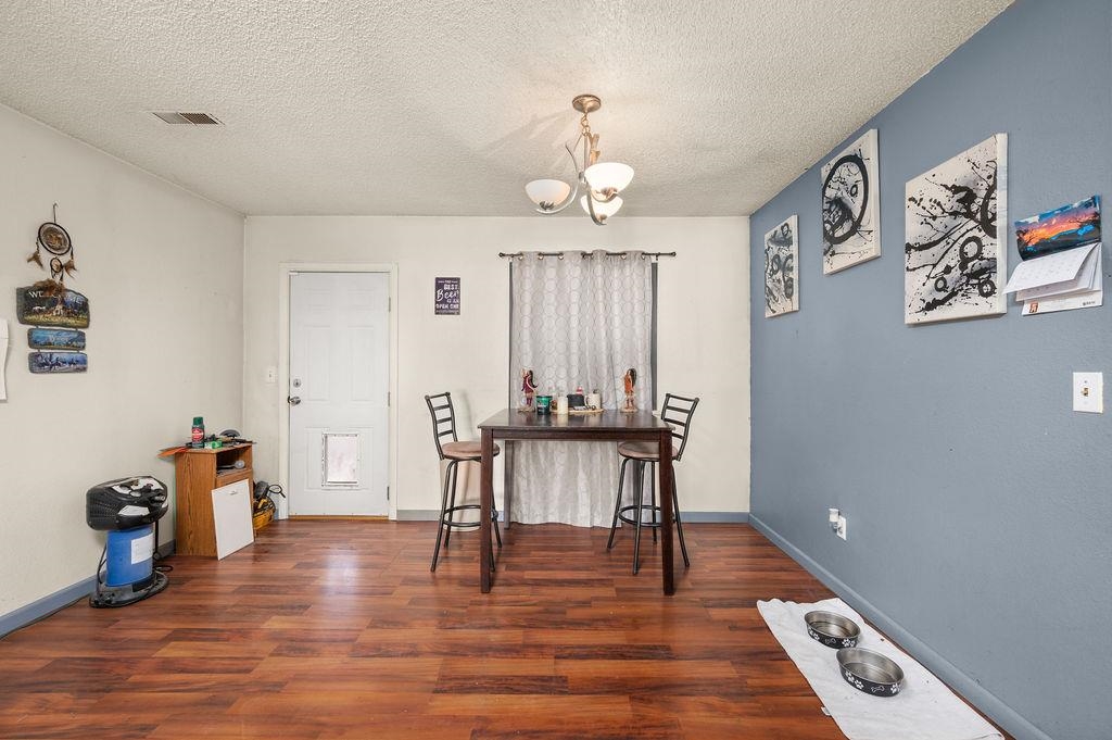 808 E Cleveland Avenue Property Photo 3