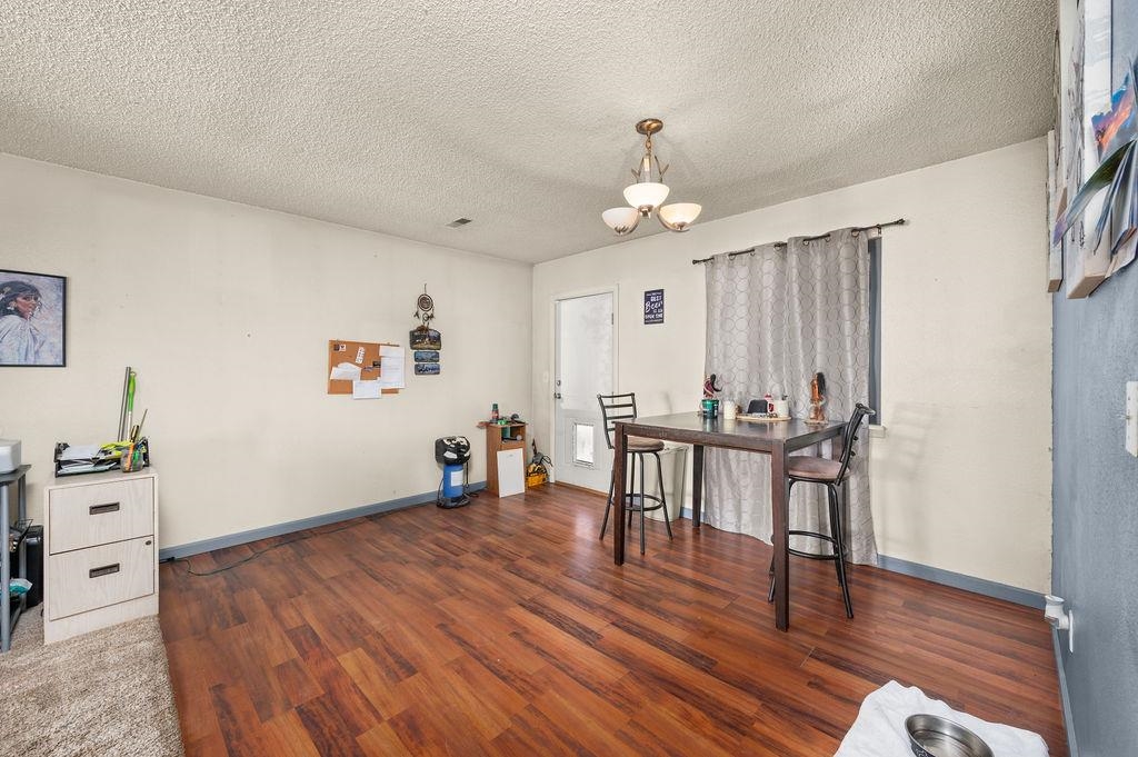 808 E Cleveland Avenue Property Photo 6