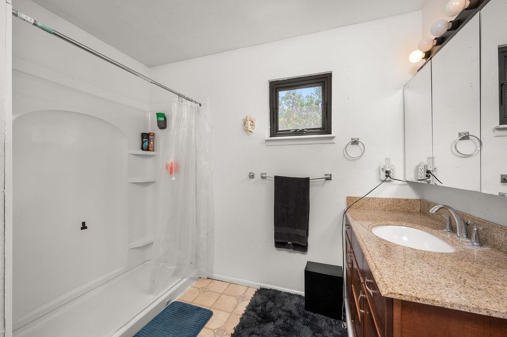808 E Cleveland Avenue Property Photo 12