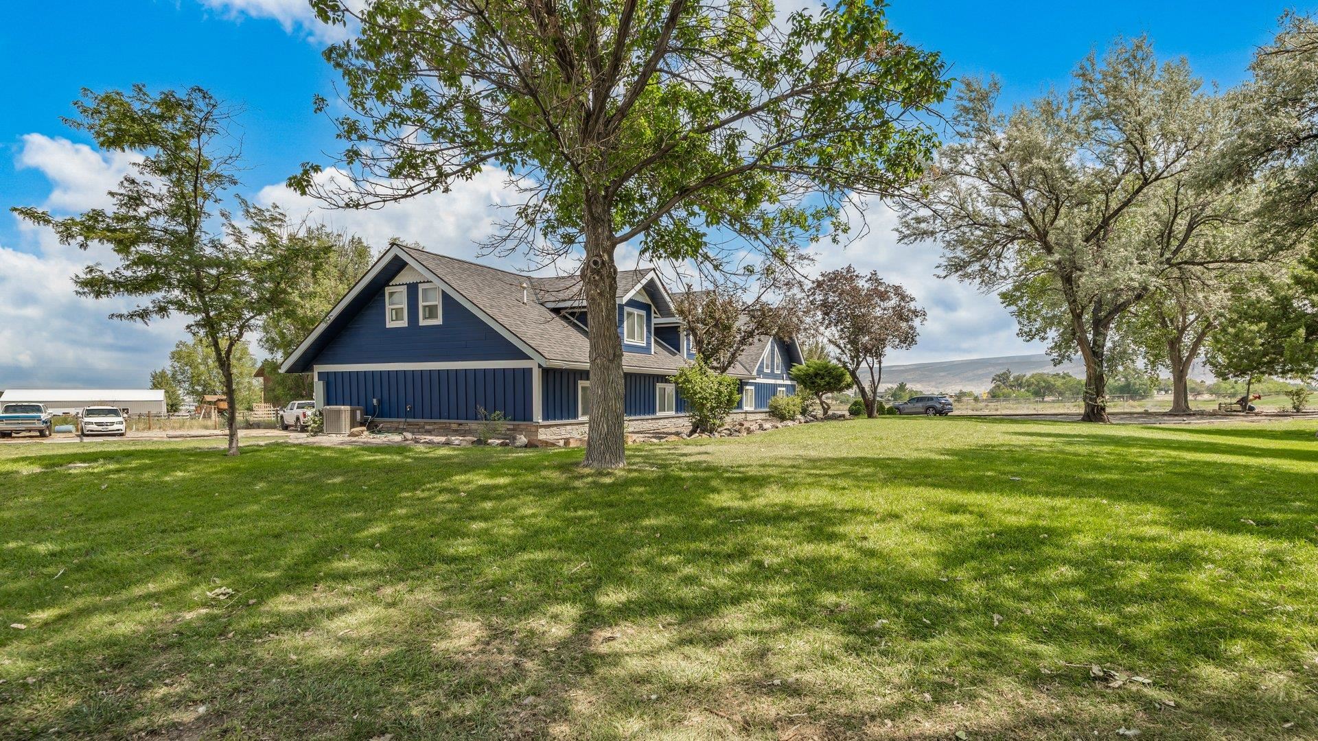 60977 Gunnison Avenue Property Photo 4