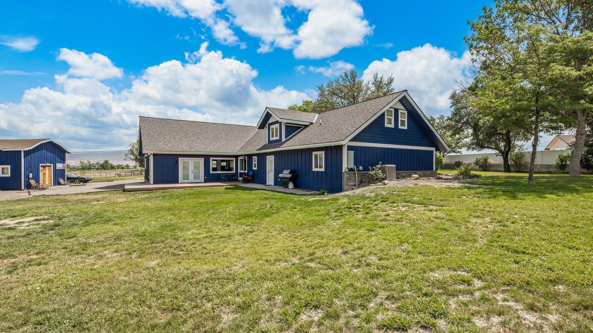 60977 Gunnison Avenue Property Photo 5