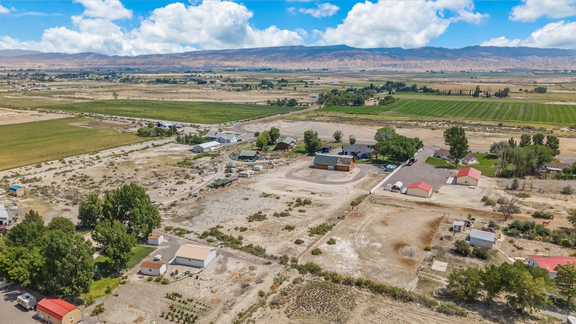 60977 Gunnison Avenue Property Photo 8