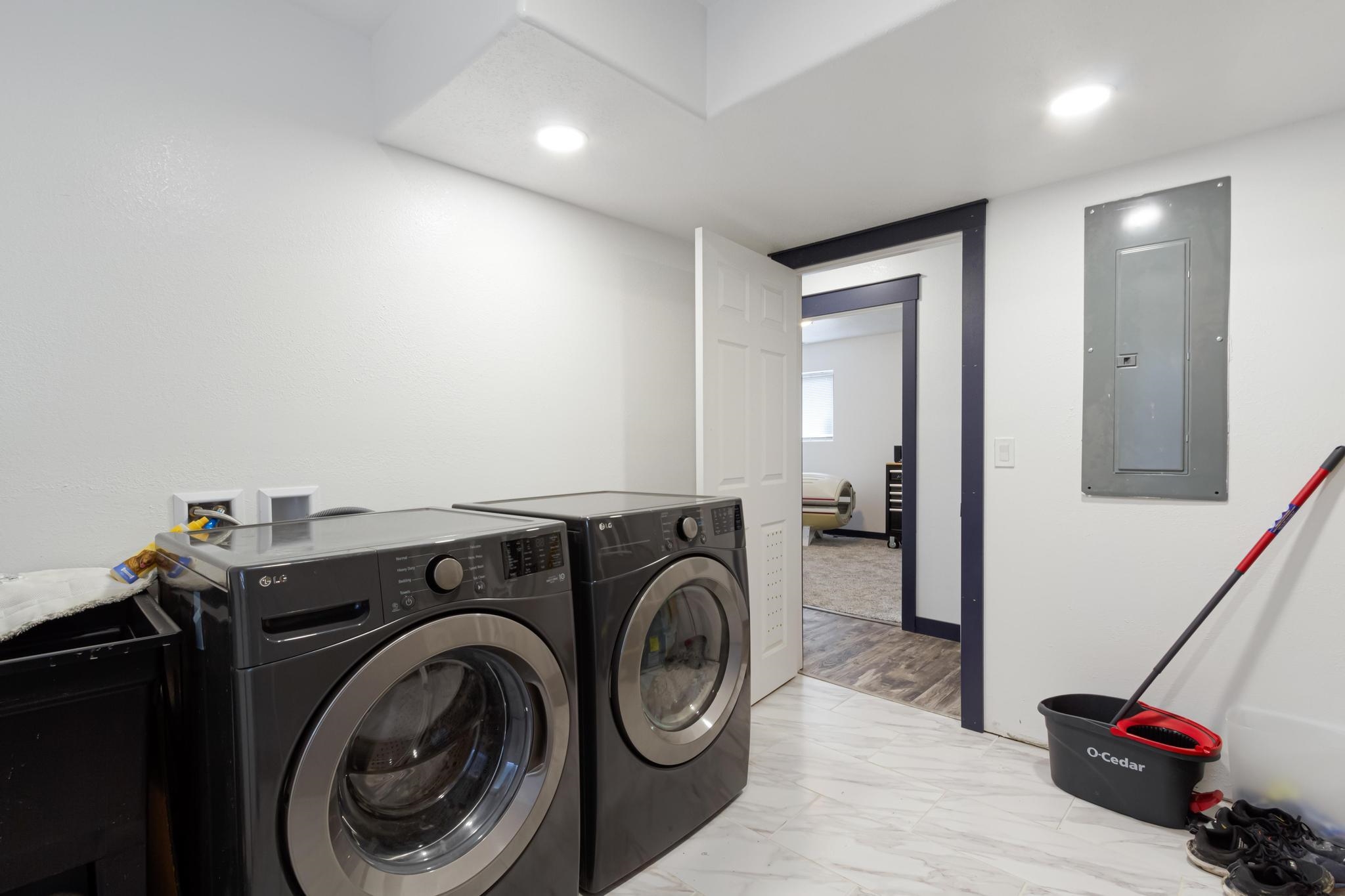 60977 Gunnison Avenue Property Photo 37