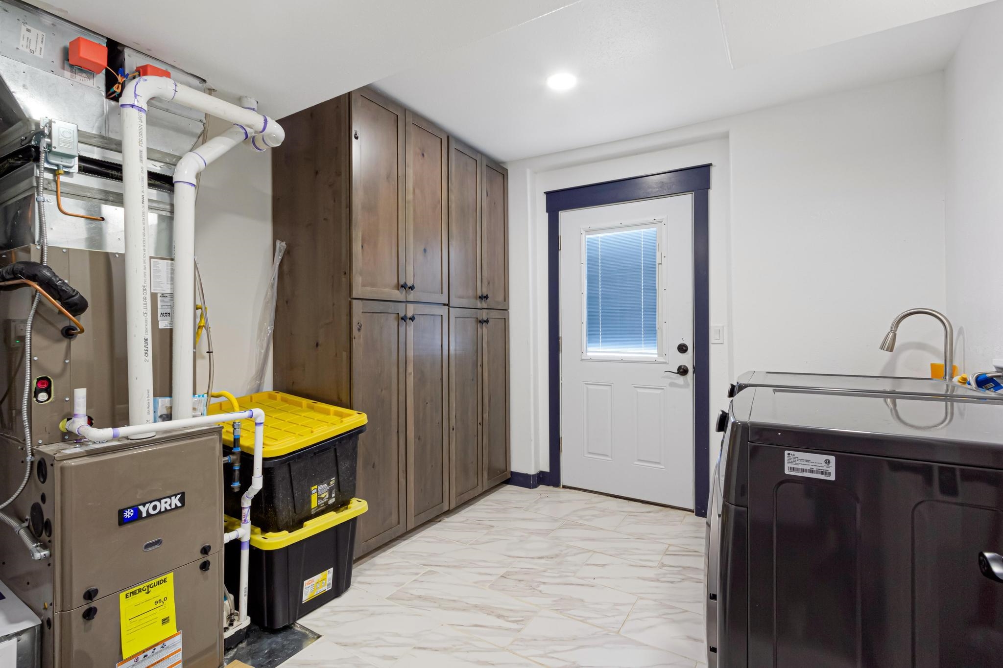 60977 Gunnison Avenue Property Photo 38