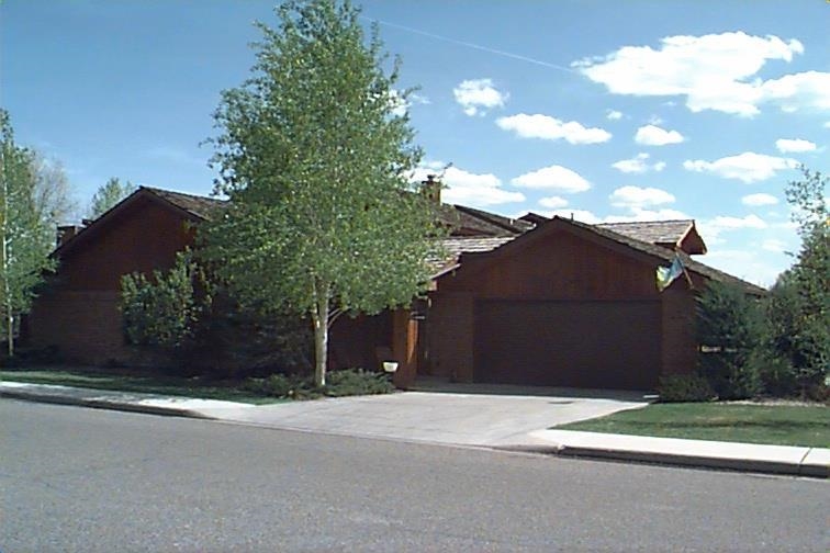 1535 Crest View Way Property Photo