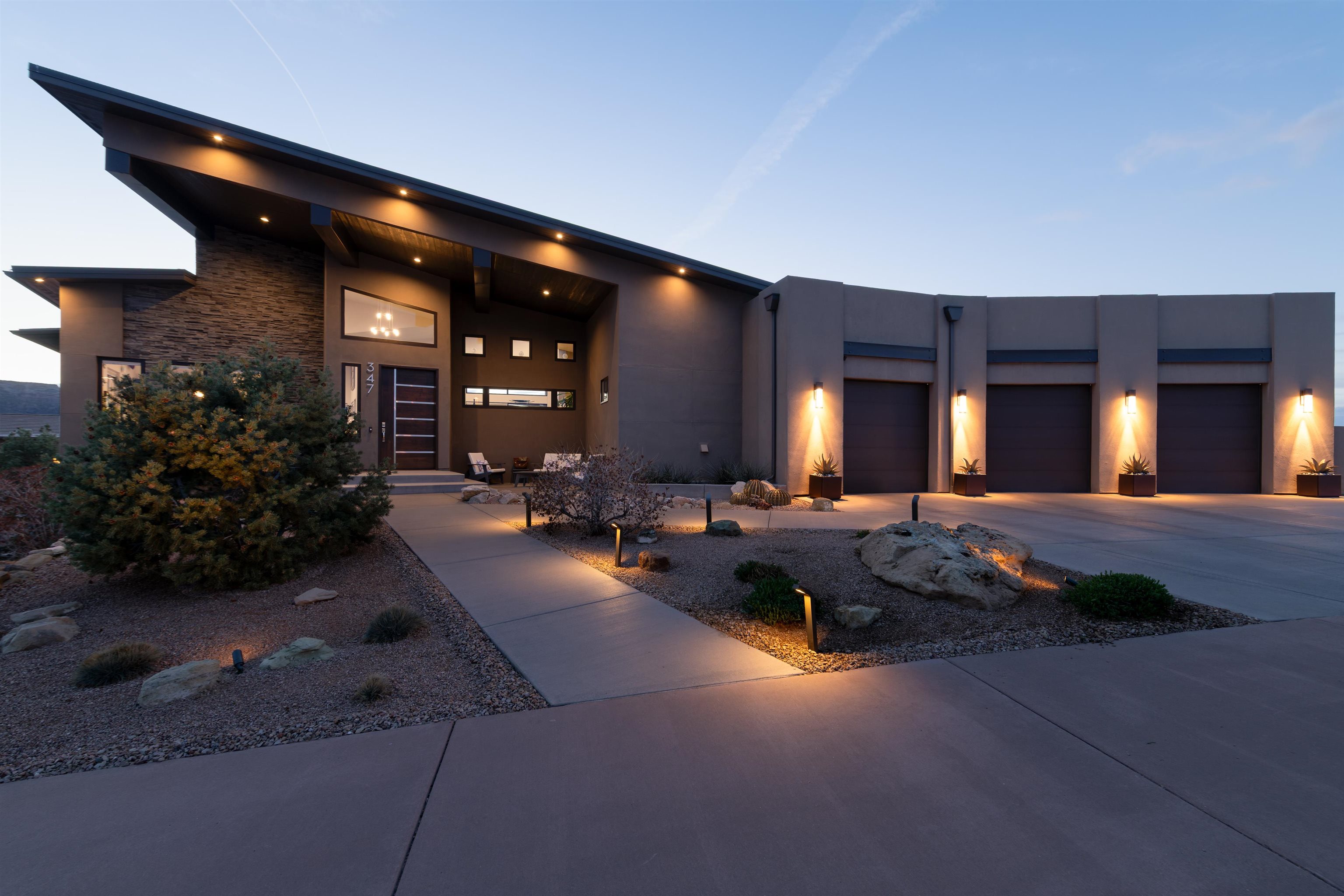 347 W Ridges Boulevard Property Photo