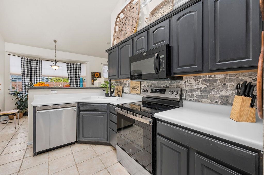 335 Crystal Court Property Photo 8