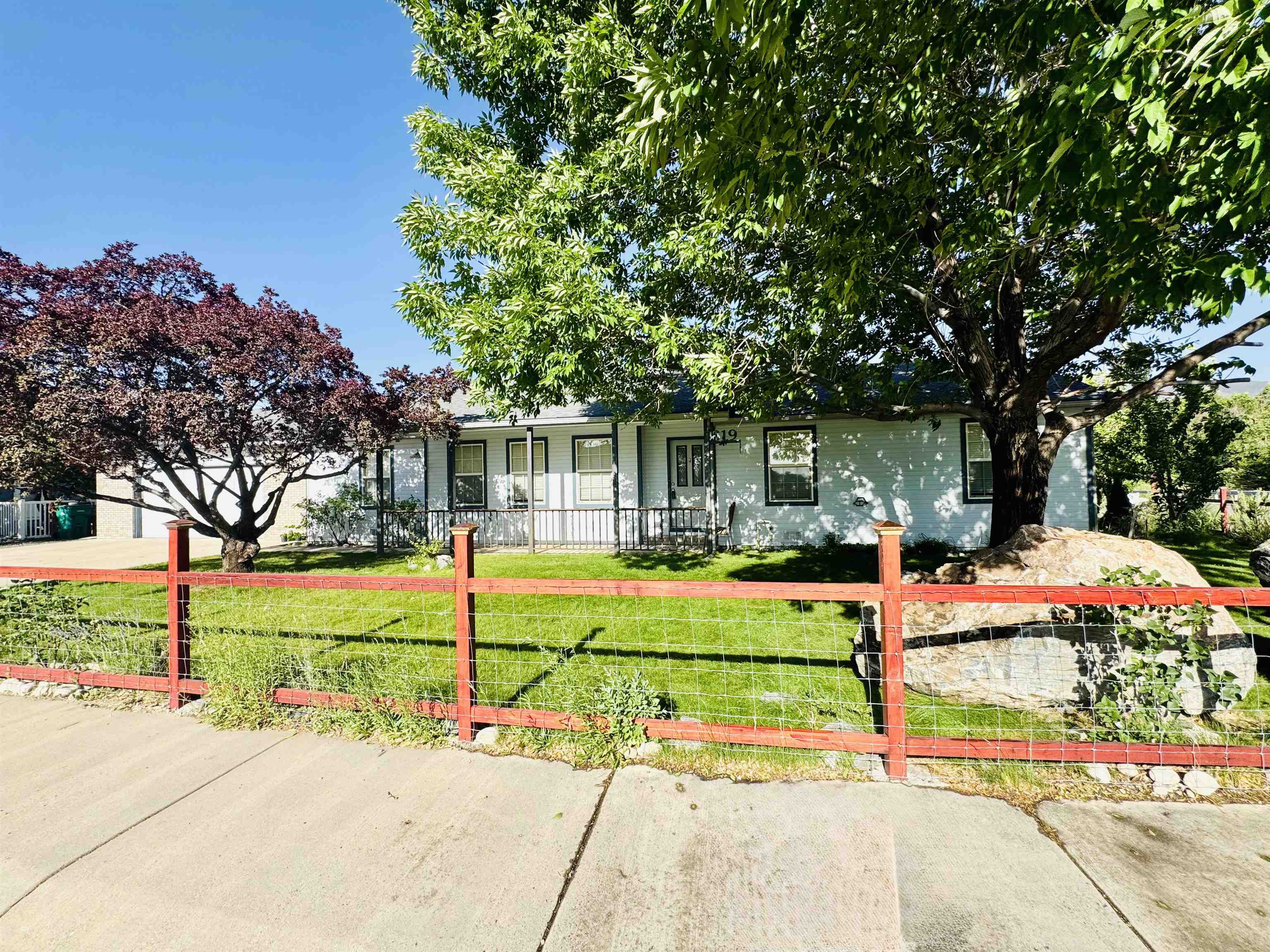 819 Elberta Avenue Property Photo 1