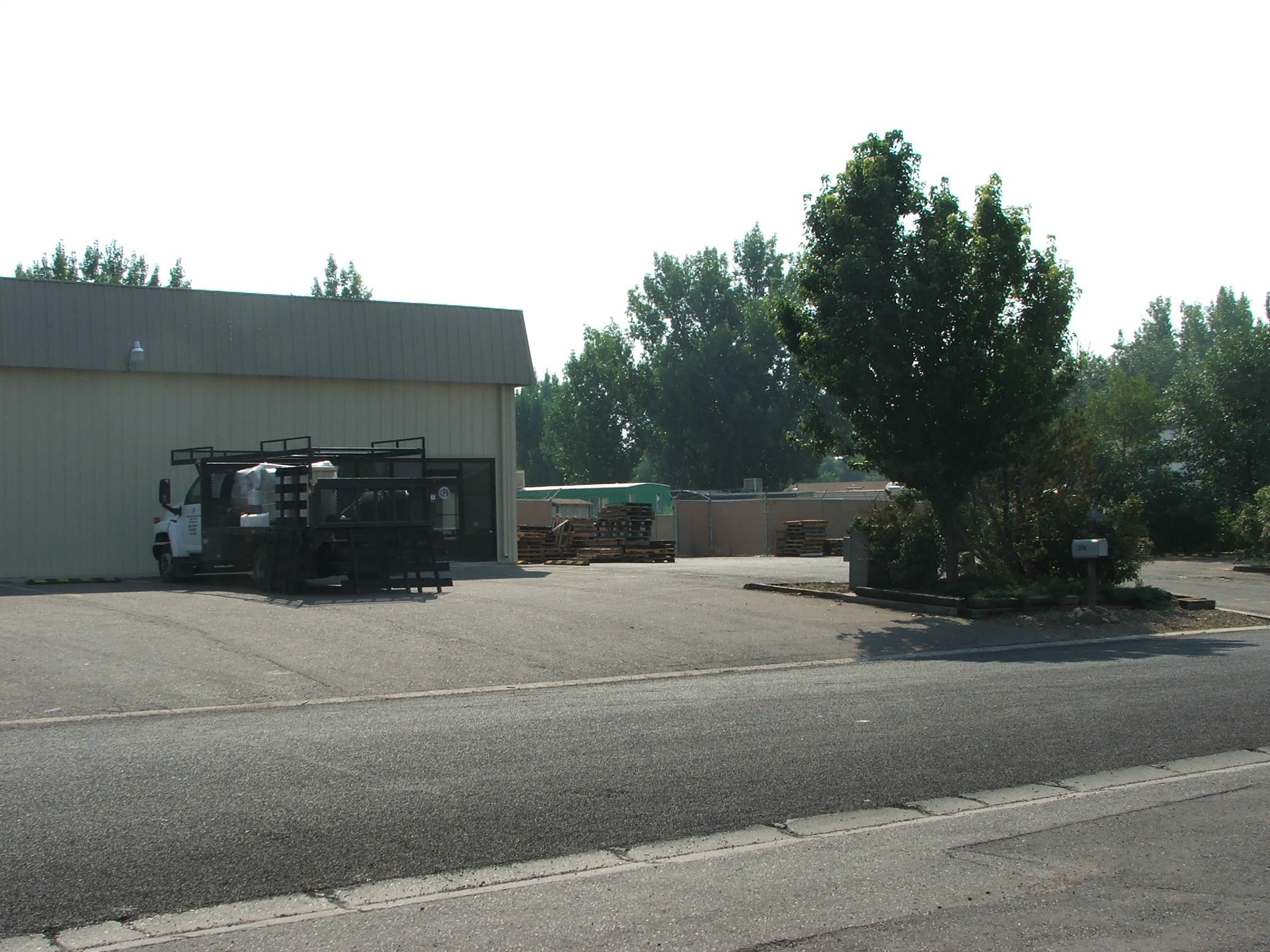 596 N Commercial Drive Property Photo