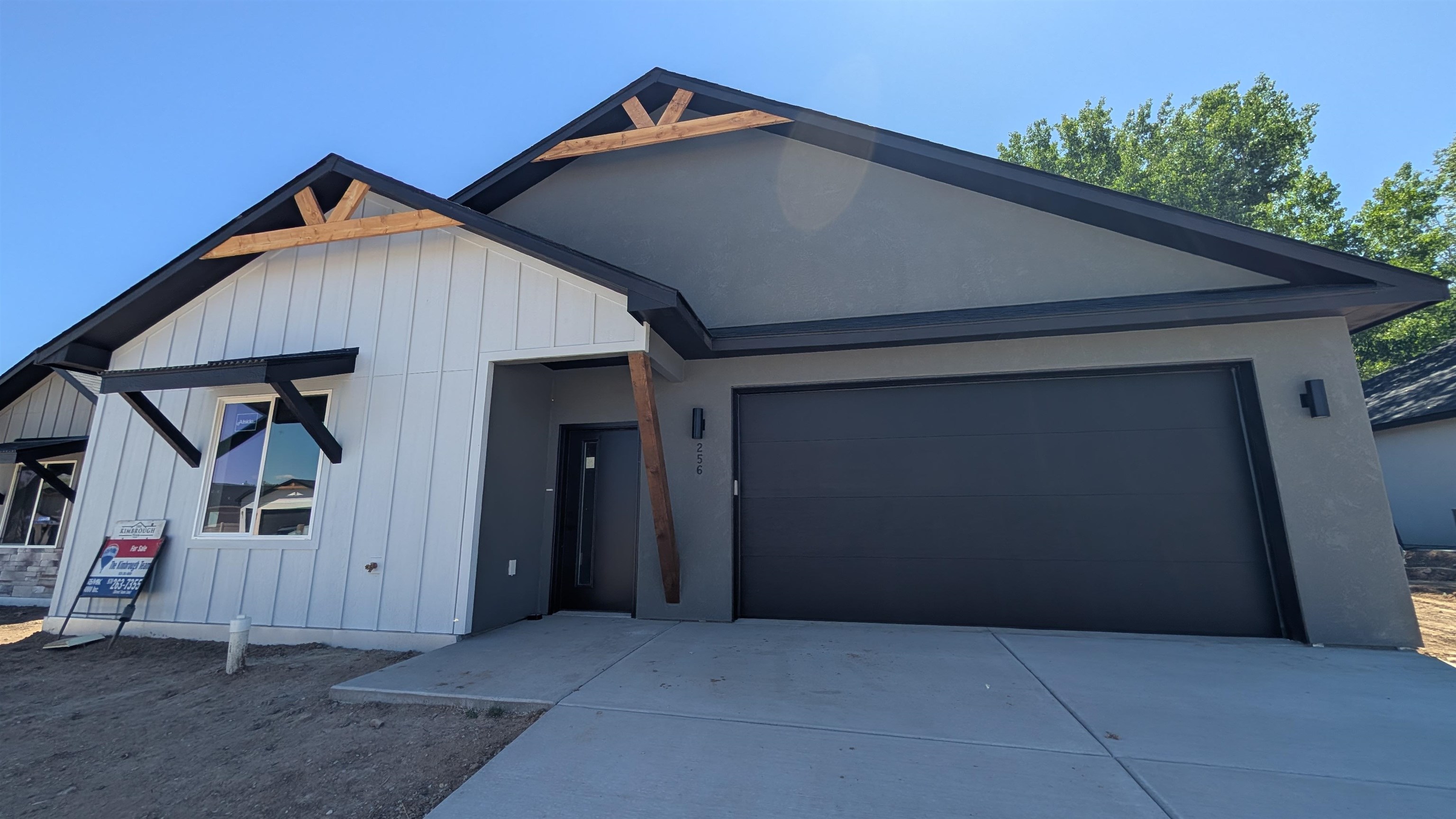 256 Brooke Lane Property Photo 1