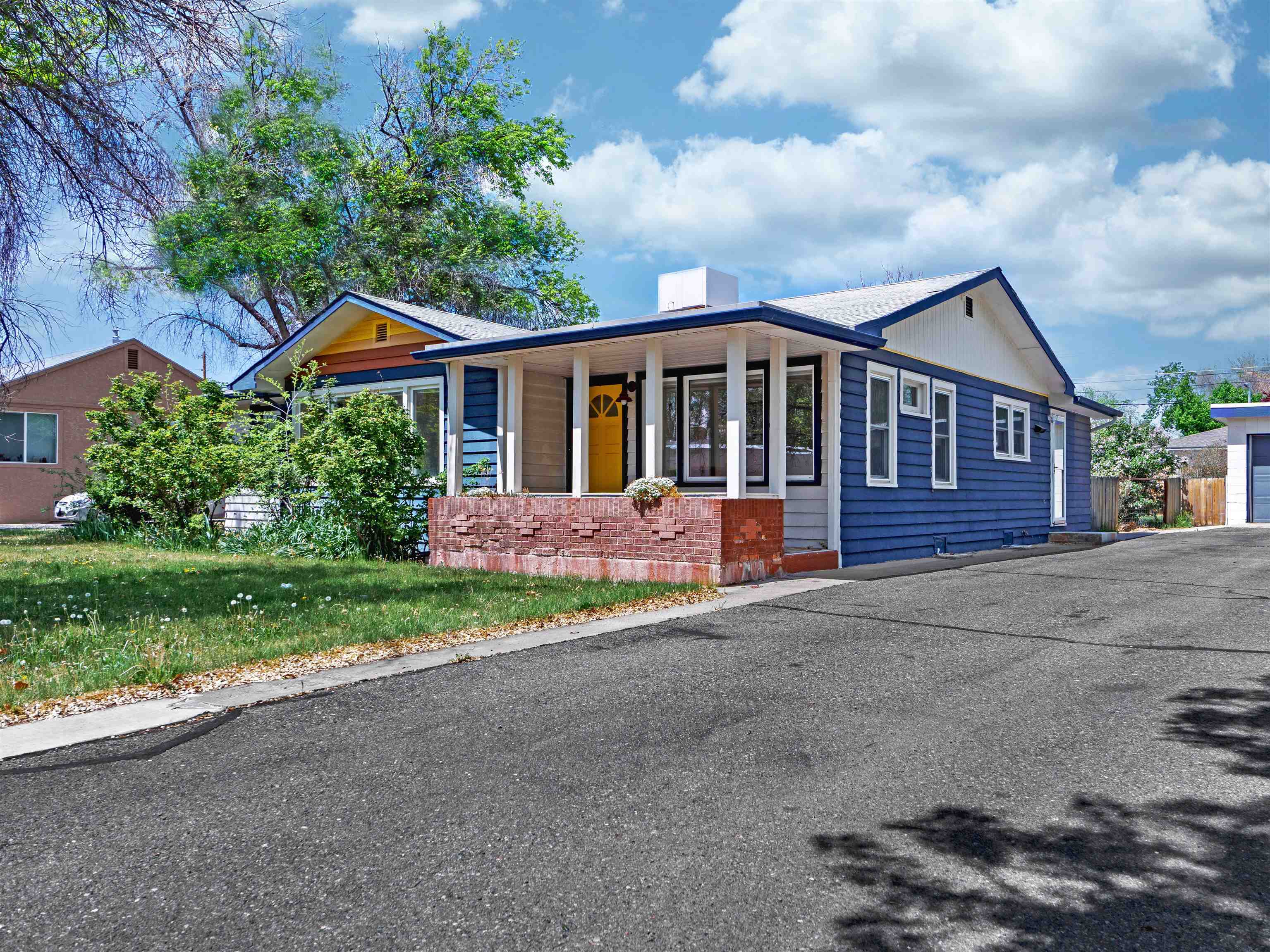 1320 Walnut Avenue Property Photo