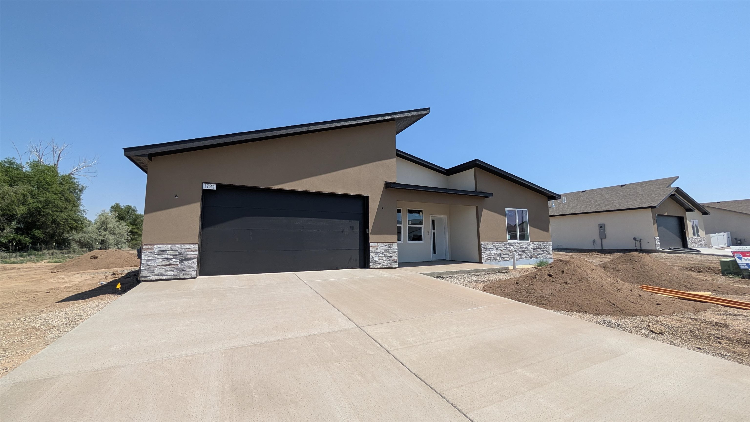 1721 Caliper Way Property Photo 1