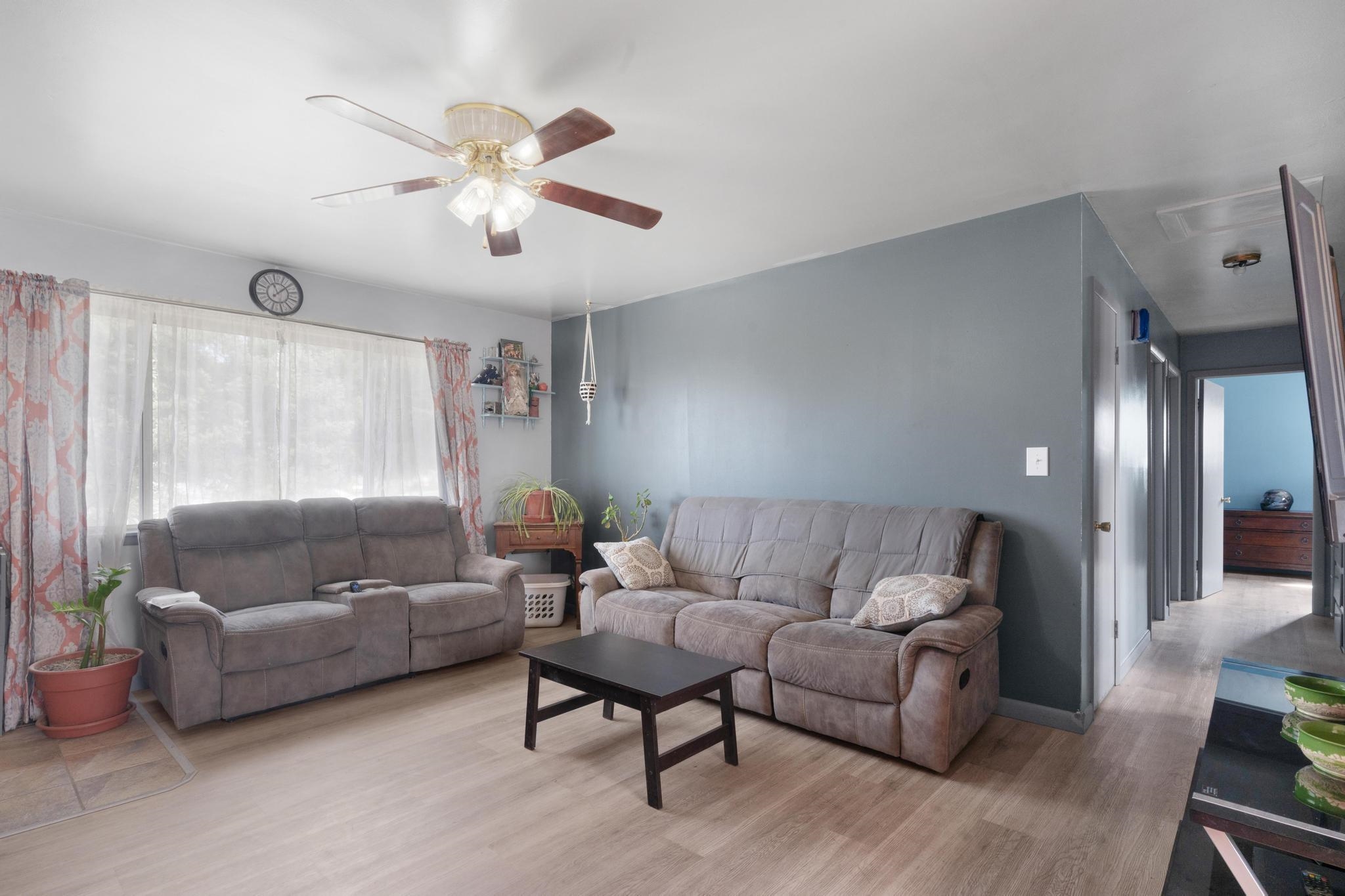 301 W Rio Blanco Avenue Property Photo 3
