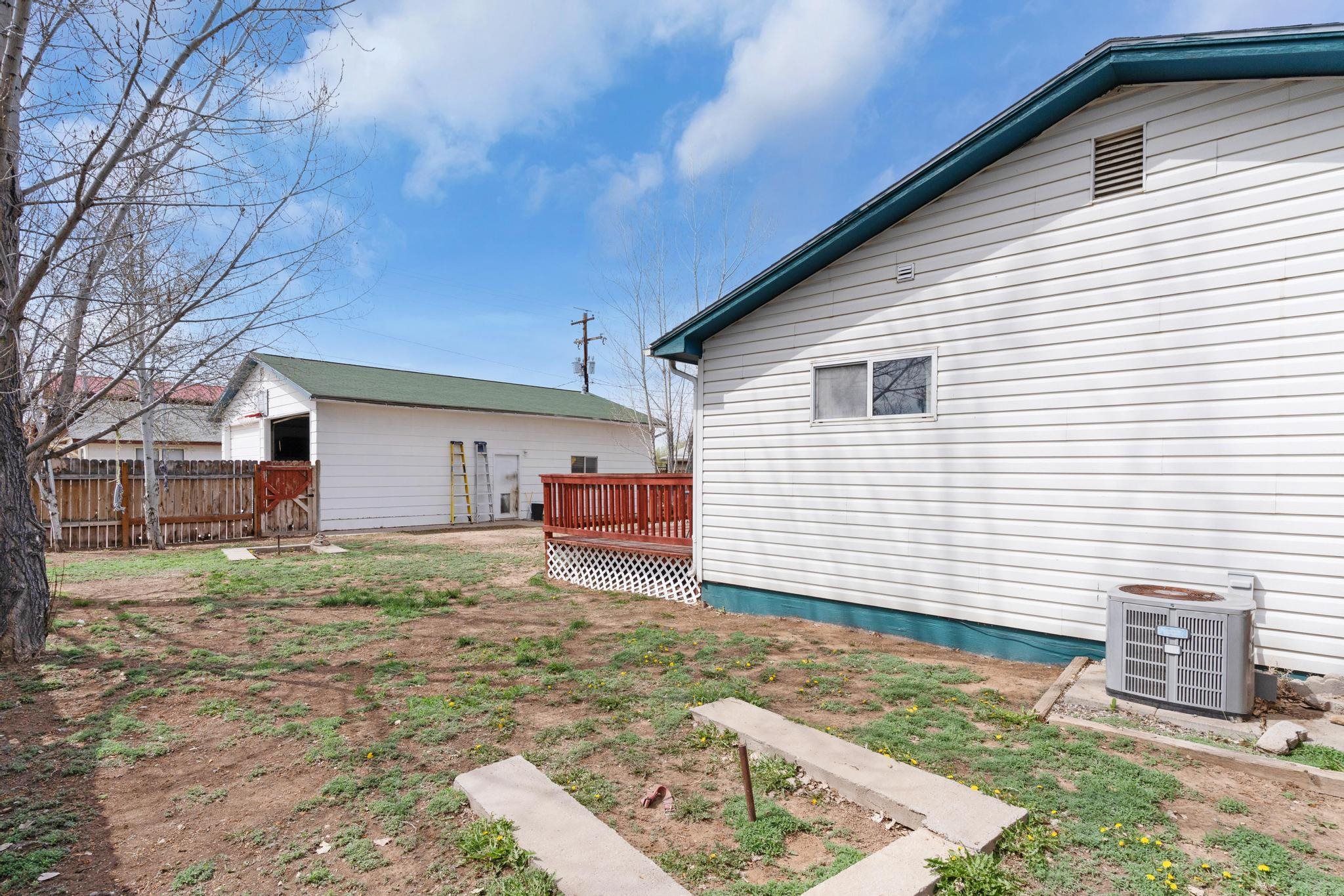 301 W Rio Blanco Avenue Property Photo 23