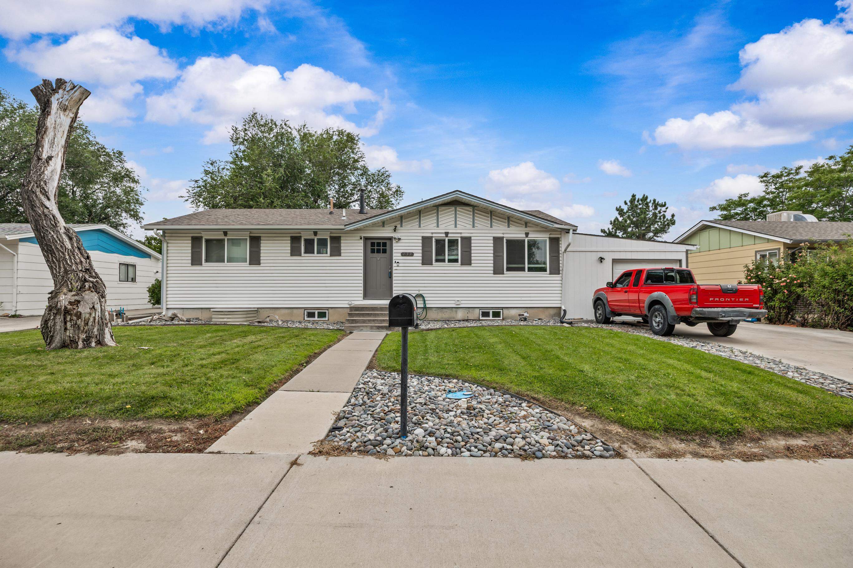 139 Independent Avenue Property Photo 1