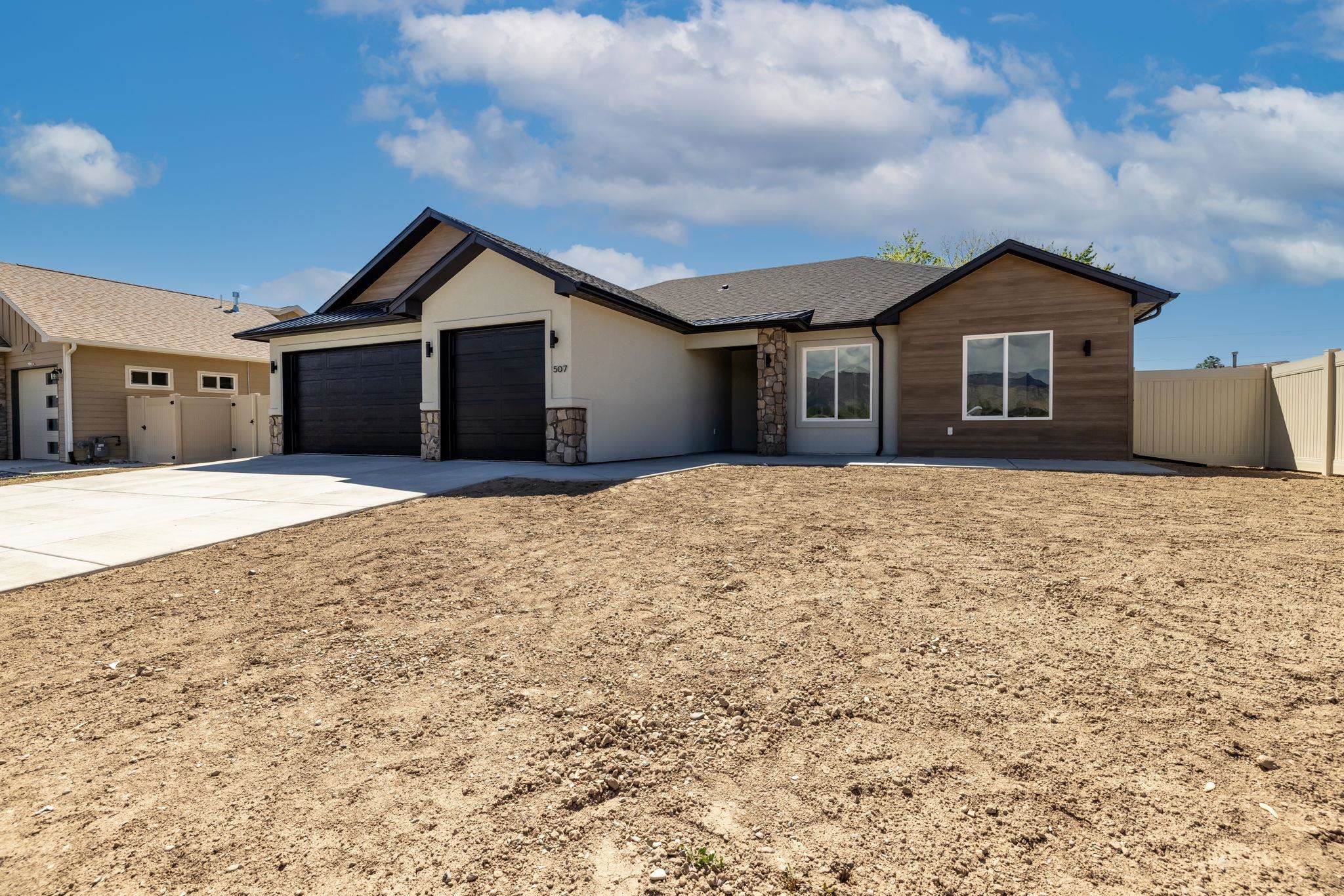 507 Desert Peach Street Property Photo 1