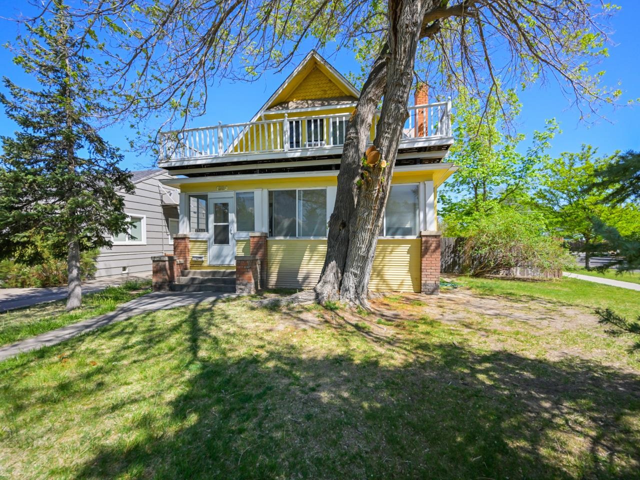 1360 Grand Avenue Property Photo 2