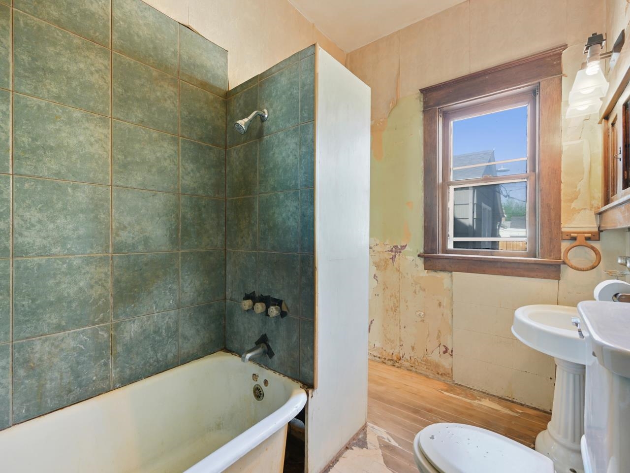 1360 Grand Avenue Property Photo 37