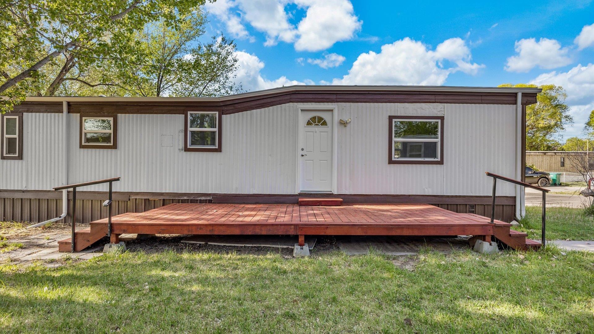 825 E Ottley Avenue Property Photo