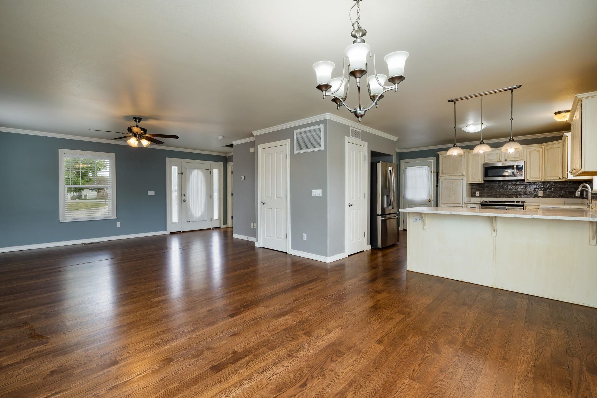 1168 Windsor Park Drive Property Photo 12