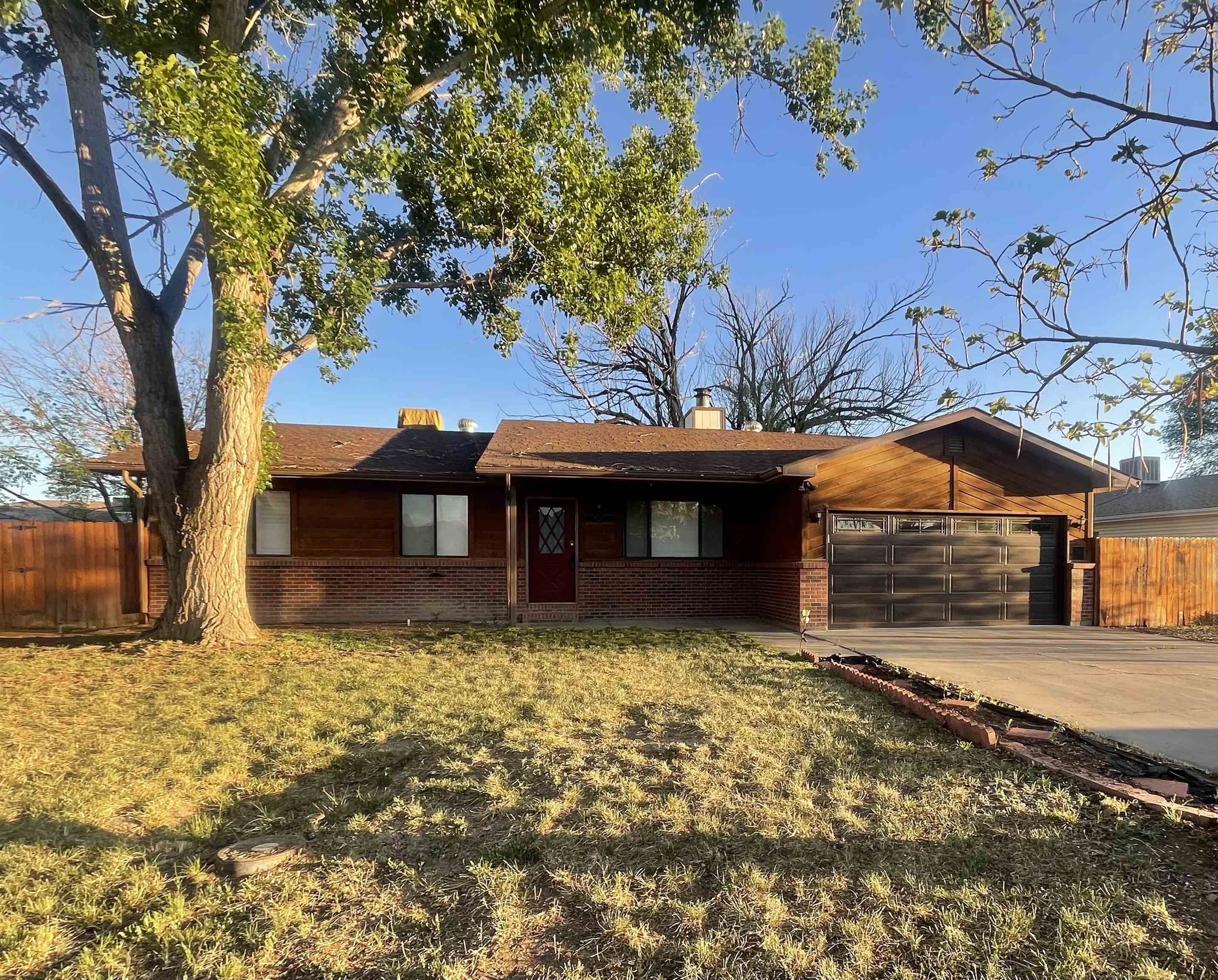 3013 1/2 Country Road Property Photo 1